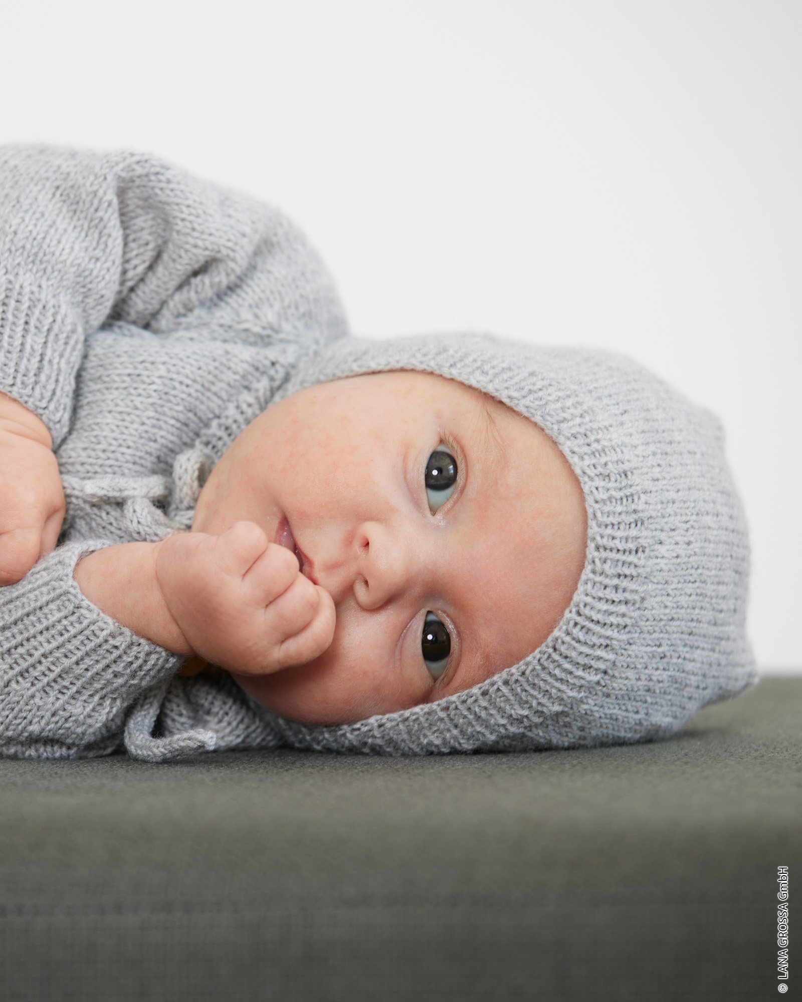 Strickset Mütze Mit Kordel Aus Cool Wool Baby Von Lana Grossa 1 Mütze Mit Kordel - Cool Wool Baby