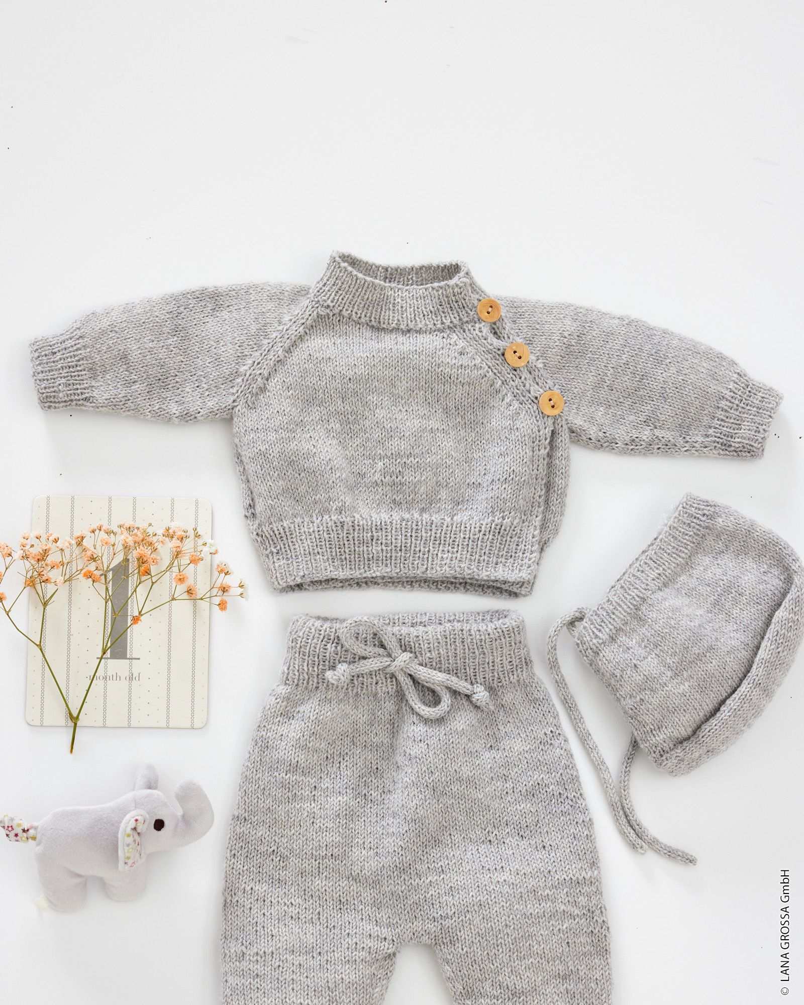 Strickset Wickeljäckchen Aus Cool Wool Baby Von Lana Grossa 3 Strickset Wickeljäckchen Aus Cool Wool Baby Von Lana Grossa – Bild 3