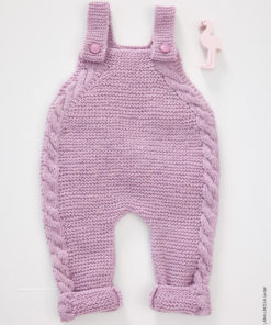 Strickset Latzhose Mit Zopfmuster Aus Cool Wool Von Lana Grossa 5 Strickset Latzhose Mit Zopfmuster Aus Cool Wool Von Lana Grossa – Bild 3