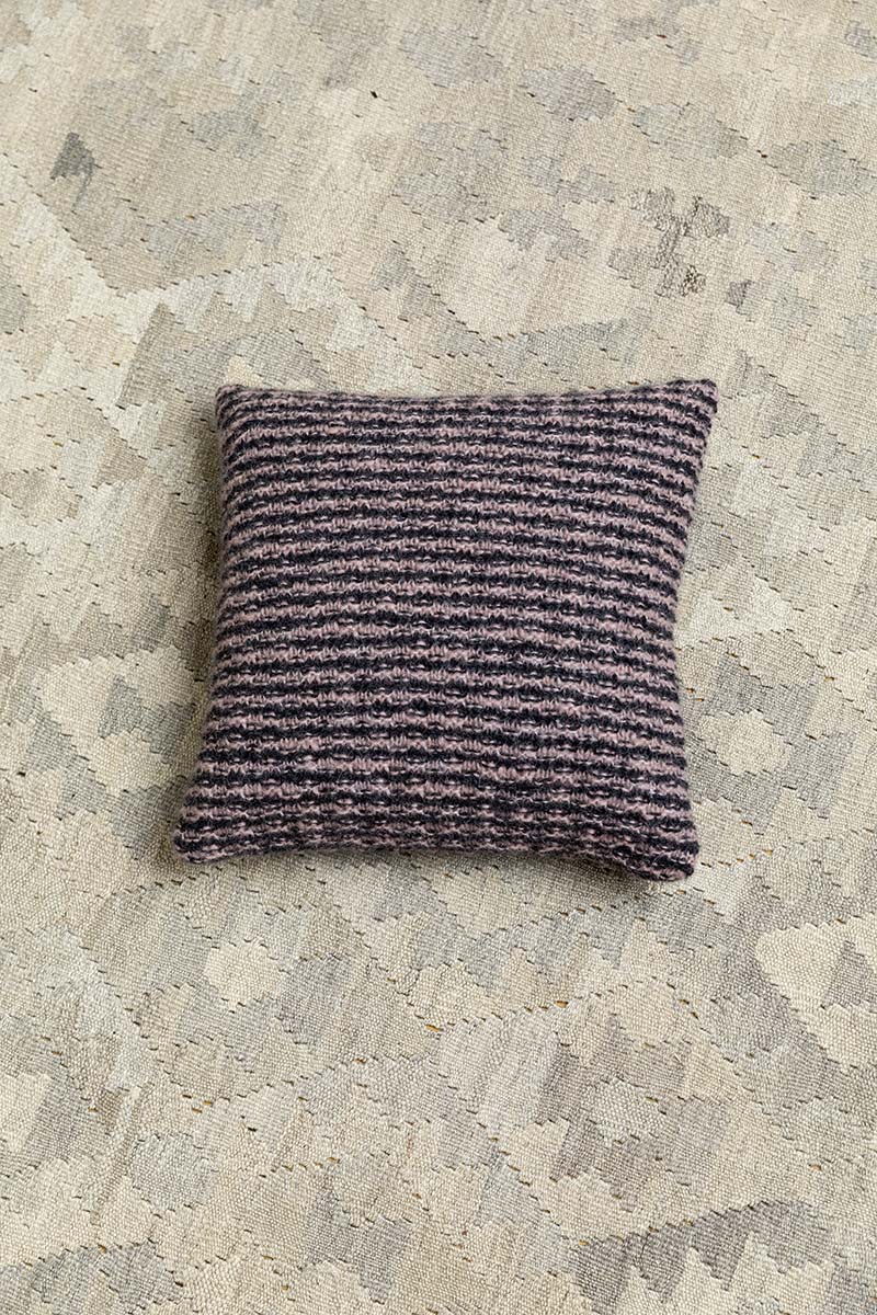 Strickset Kissen Aus Malou Light Von Lang Yarns 1 Strickset Kissen Aus Malou Light Von Lang Yarns