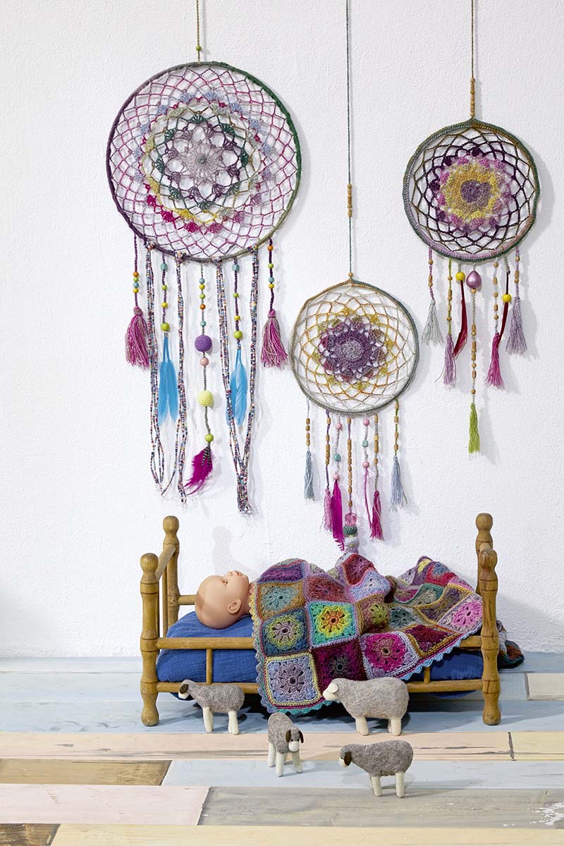 Strickset Traumfänger Aus Mille Colori Baby Von Lang Yarns 2 Strickset Traumfänger Aus Mille Colori Baby Von Lang Yarns – Bild 2