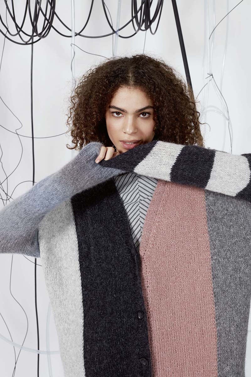 Strickset Cardigan Aus Malou Light Von Lang Yarns 3 Strickset Cardigan Aus Malou Light Von Lang Yarns – Bild 3
