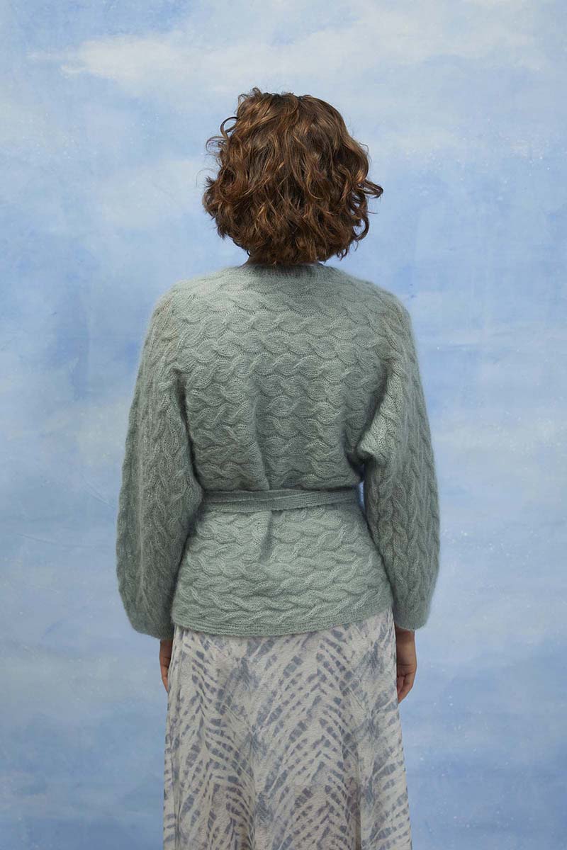 Strickset Wickeljacke Aus Mohair Luxe Von Lang Yarns 2 Strickset Wickeljacke Aus Mohair Luxe Von Lang Yarns – Bild 2