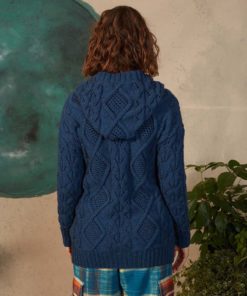 Strickset Jacke Mit Kapuze Aus Yak Von Lang Yarns 5 Strickset Jacke Mit Kapuze Aus Yak Von Lang Yarns – Bild 2