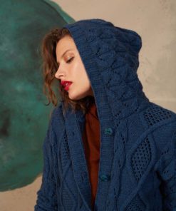 Strickset Jacke Mit Kapuze Aus Yak Von Lang Yarns 6 Strickset Jacke Mit Kapuze Aus Yak Von Lang Yarns – Bild 3