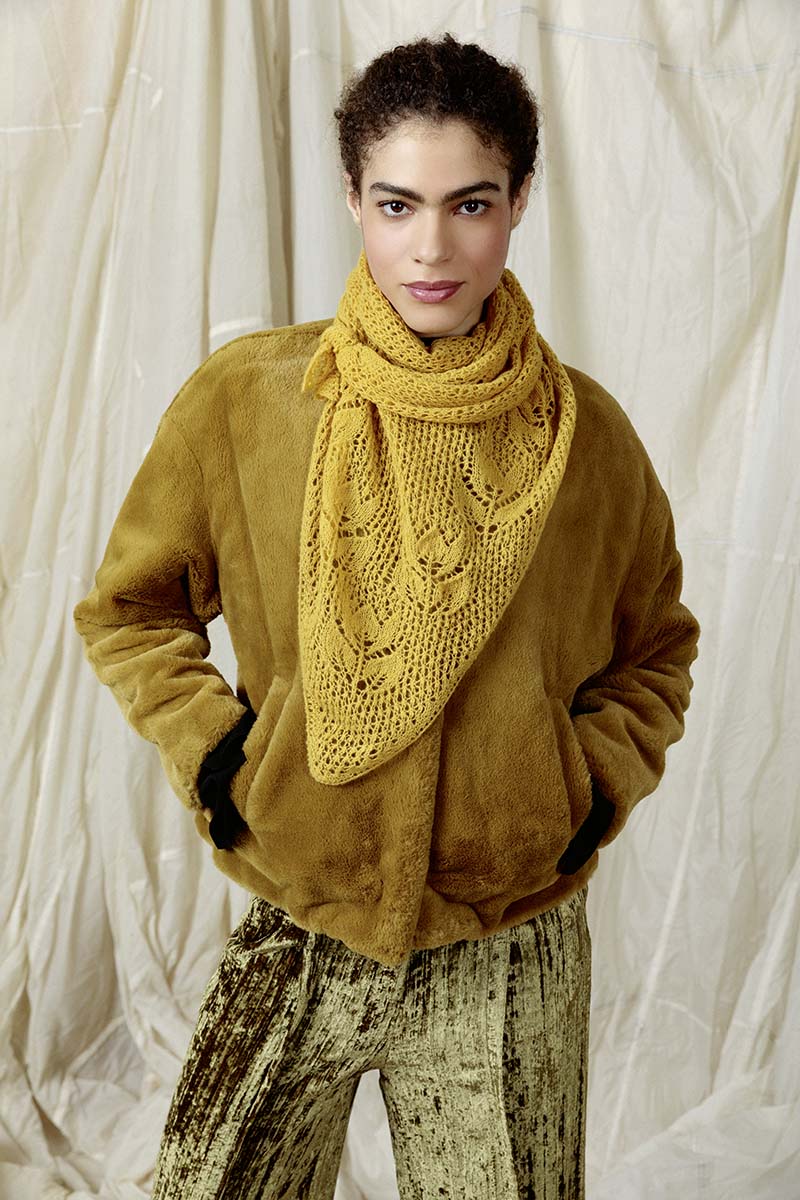 Strickset Dreiecktuch Aus Cashmere Dreams Von Lang Yarns 1 Strickset Dreiecktuch Aus Cashmere Dreams Von Lang Yarns