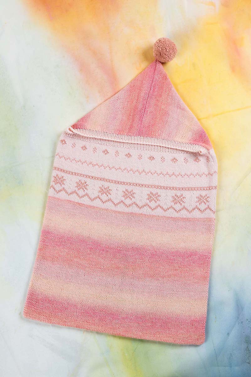 Strickset Pucksack Mit Kapuze Aus Merino 200 Bebe Color Und Merino 200 Bebe Von Lang Yarns 1 Strickset Pucksack Mit Kapuze Aus Merino 200 Bebe Color Und Merino 200 Bebe Von Lang Yarns