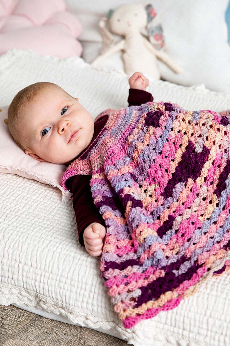 Strickset Häkelkleidchen Aus Merino 200 Bebe Color Von Lang Yarns 3 Strickset Häkelkleidchen Aus Merino 200 Bebe Color Von Lang Yarns – Bild 3