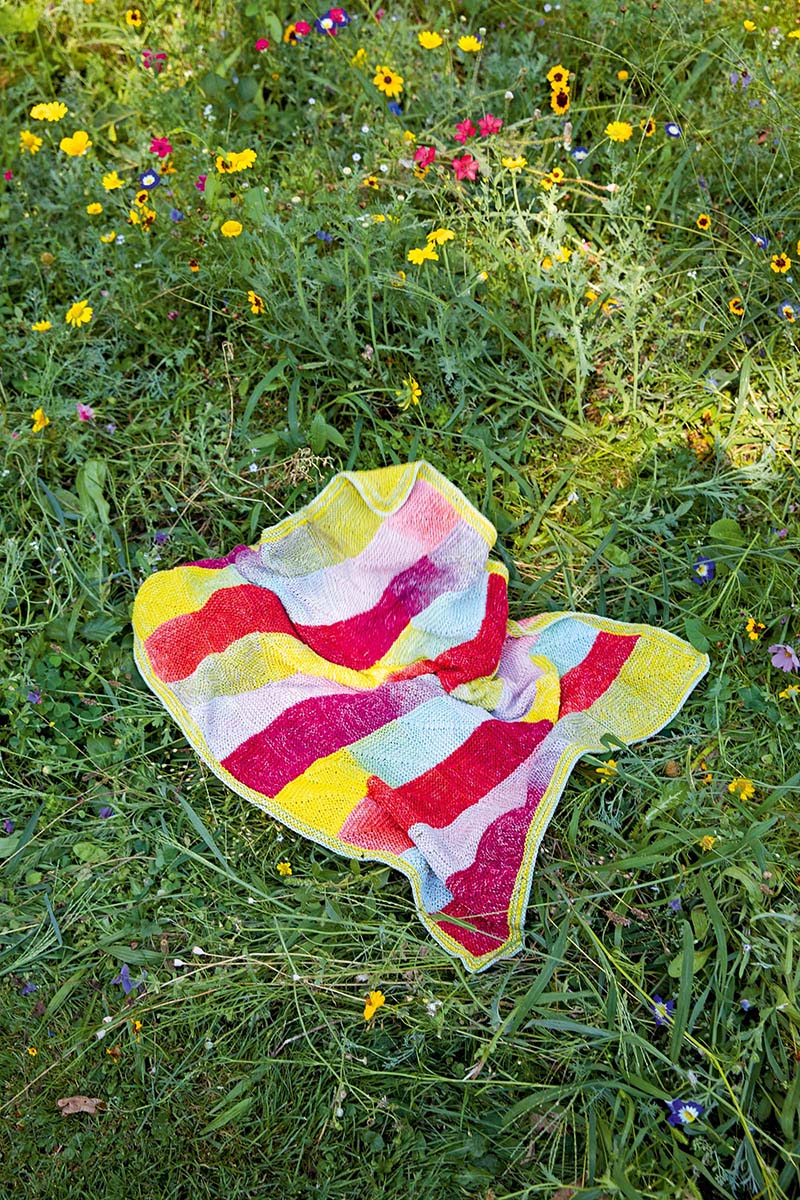 Strickset Decke Aus Quattro Dégradé Von Lang Yarns 1 Strickset Decke Aus Quattro Dégradé Von Lang Yarns