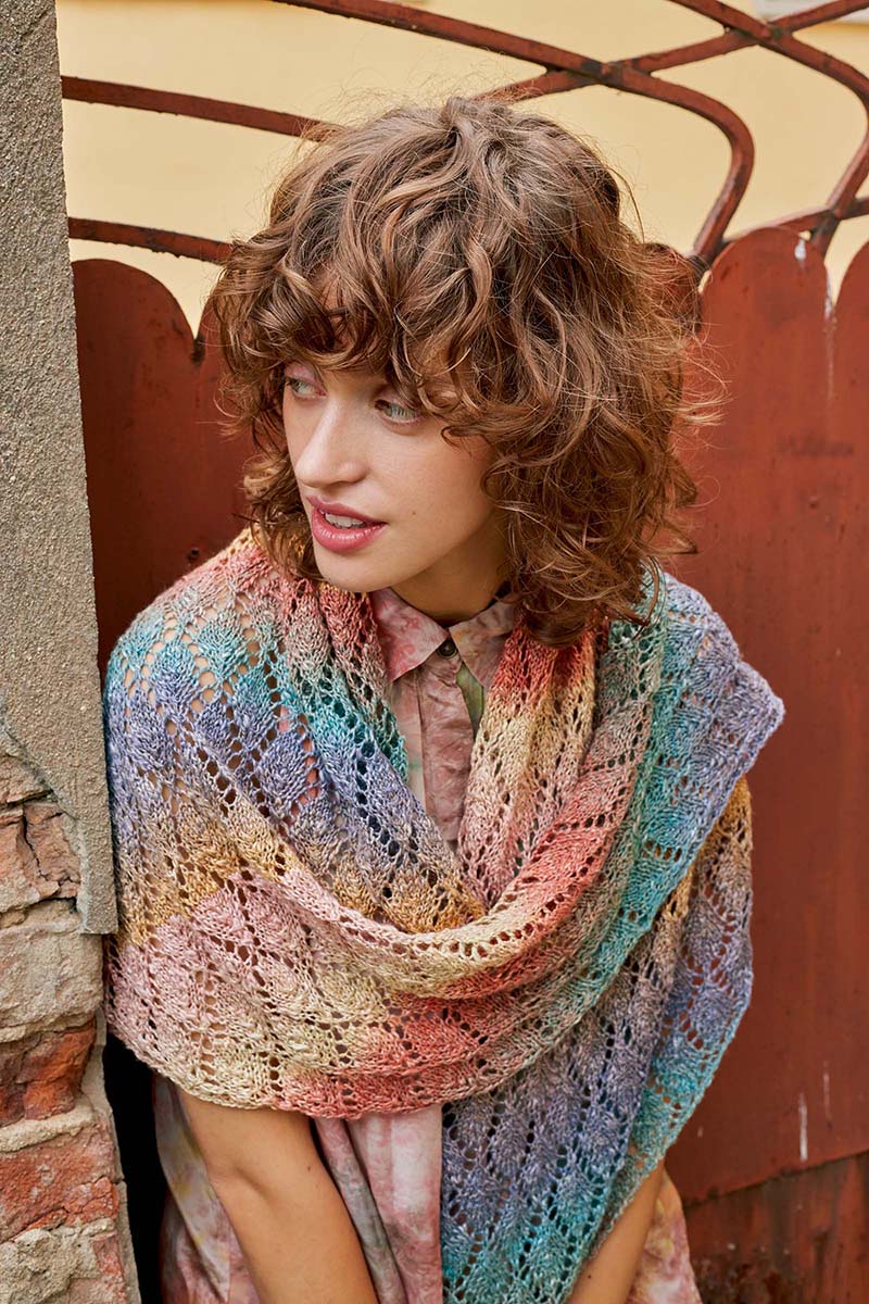 Strickset Dreiecktuch Aus Linello Von Lang Yarns 2 Strickset Dreiecktuch Aus Linello Von Lang Yarns – Bild 2