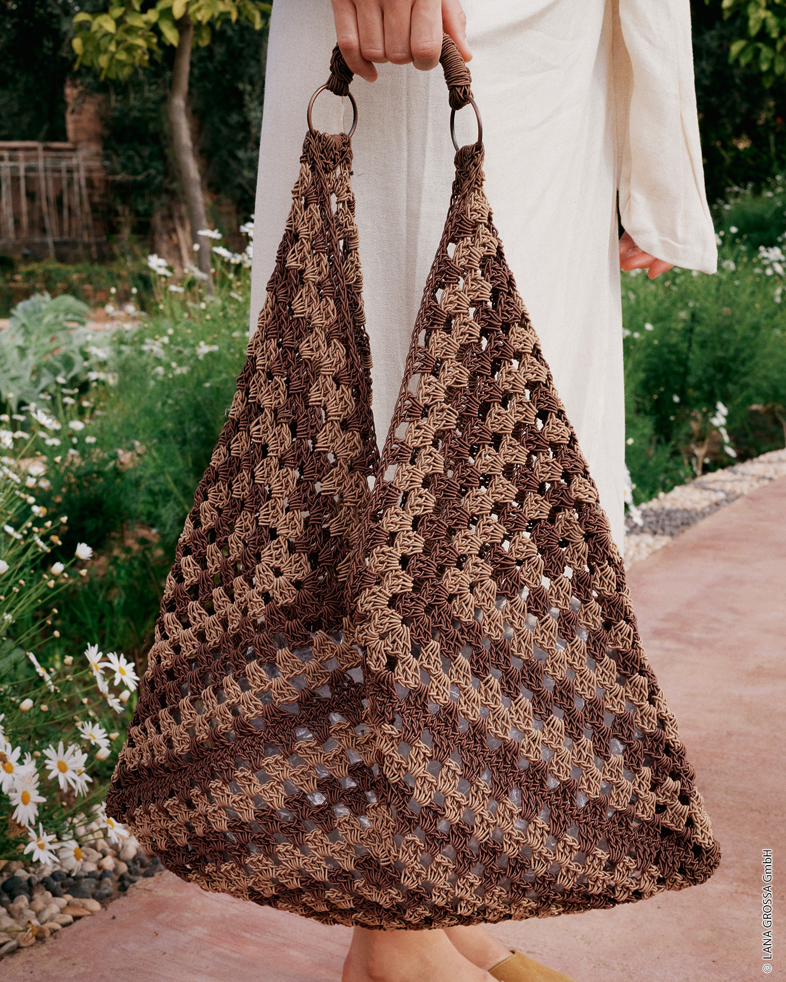 Strickset Tasche Aus Granny-Quadraten Aus The Core Von Lana Grossa 1 Tasche Aus Granny-Quadraten - The Core