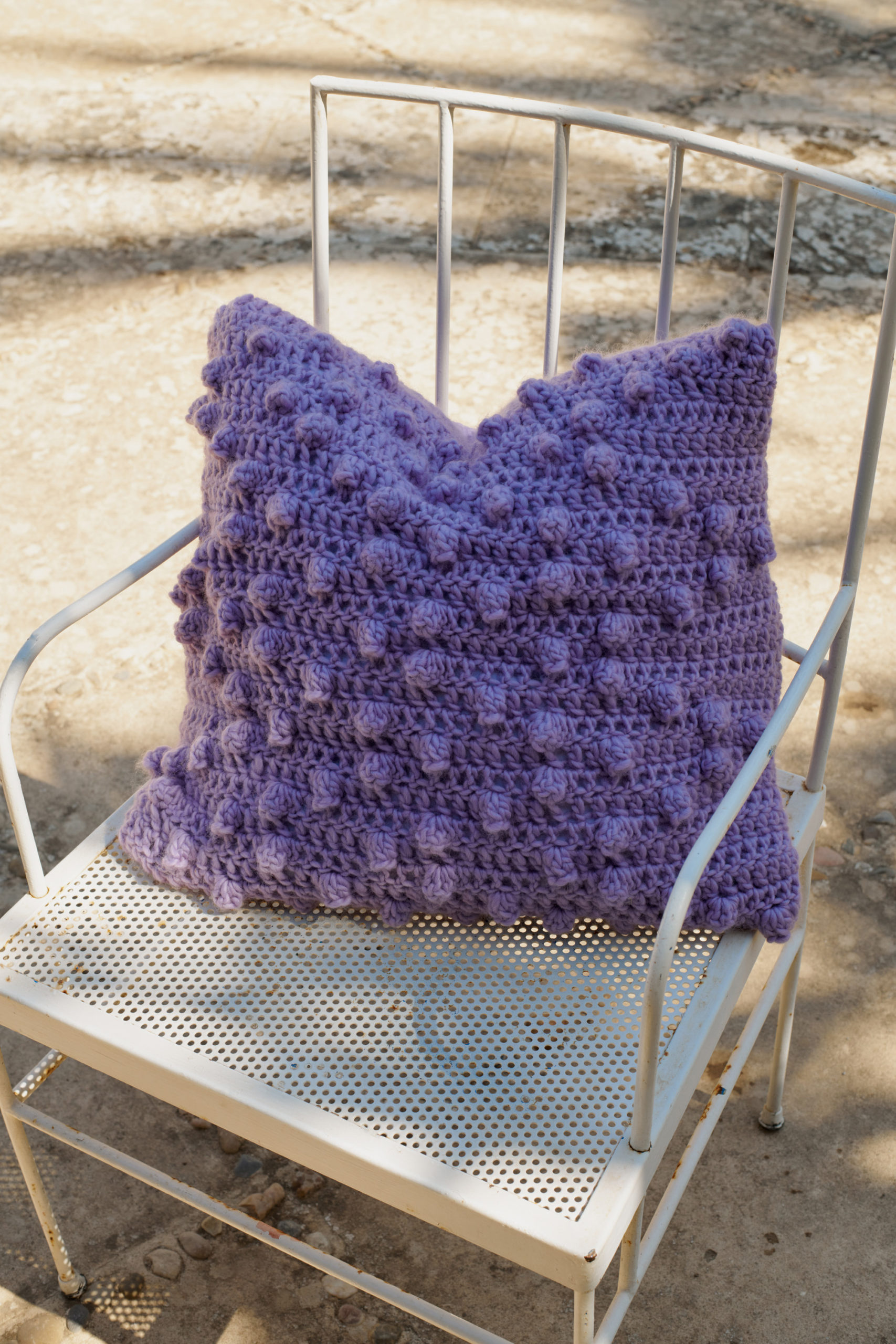 Strickset Kissenhülle Mit Noppenvorderseite Aus Per Lei Gots Von Lana Grossa 2 Strickset Kissenhülle Mit Noppenvorderseite Aus Per Lei Gots Von Lana Grossa – Bild 2