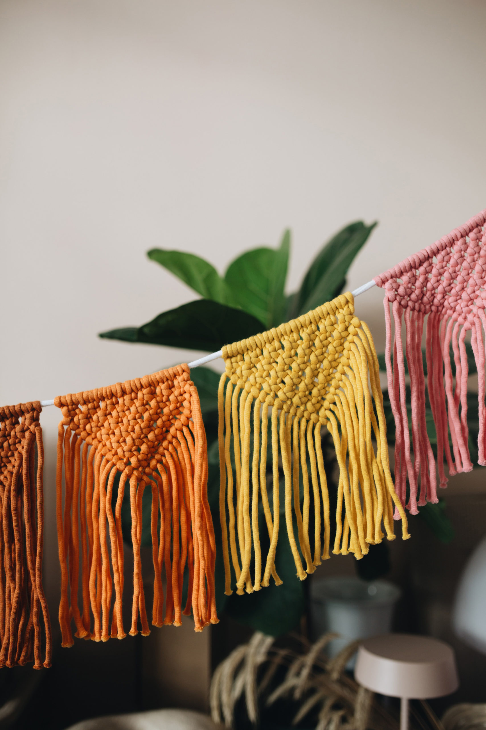 Strickset Girlande Aus Makrameewimpeln Aus The Tube Von Lana Grossa 1 Girlande Aus Makrameewimpeln - The Tube