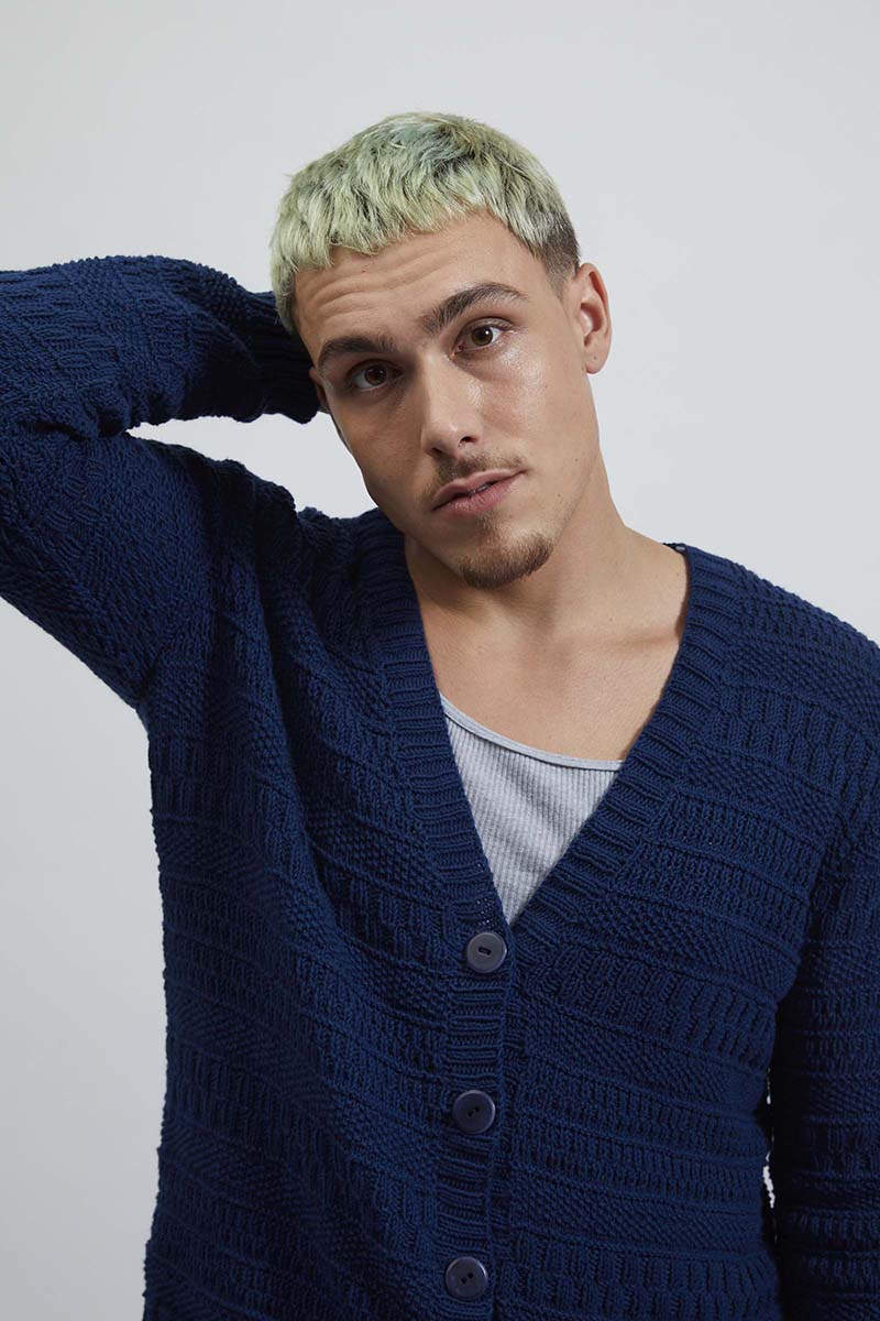 Strickset Herrenjacke Aus Oceania Von Lang Yarns 3 Strickset Herrenjacke Aus Oceania Von Lang Yarns – Bild 3