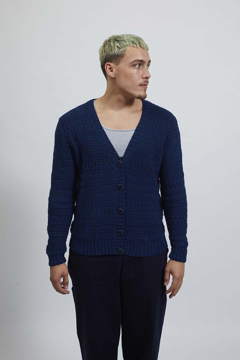 Strickset Herrenjacke Aus Oceania Von Lang Yarns 4 Strickset Herrenjacke Aus Oceania Von Lang Yarns – Bild 4