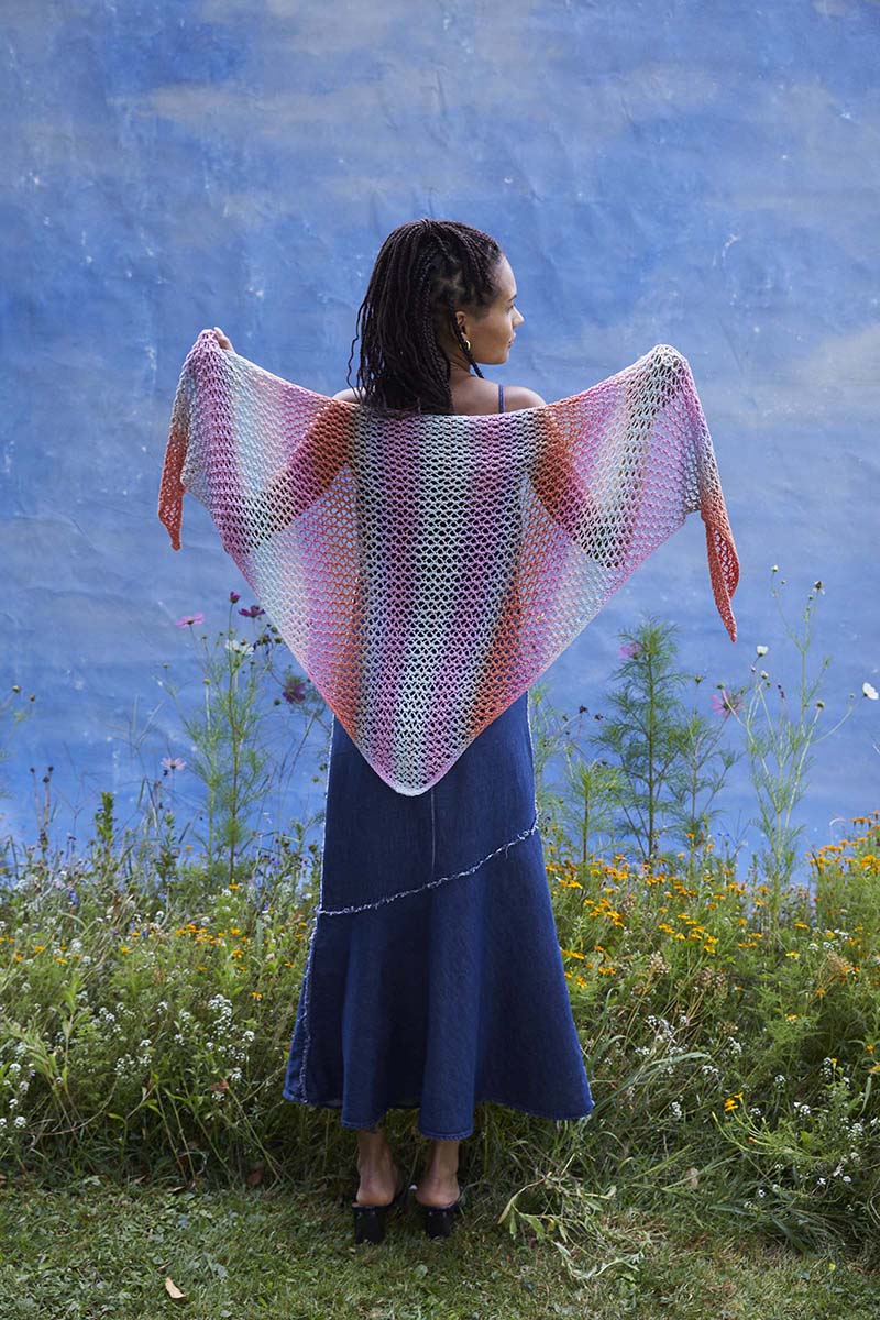 Strickset Dreiecktuch Aus Silk Color Von Lang Yarns 4 Strickset Dreiecktuch Aus Silk Color Von Lang Yarns – Bild 4