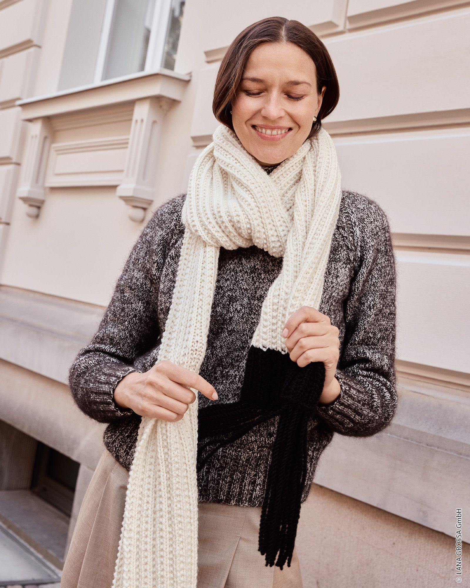 Strickset Schal Mit Fransen Aus Cool Merino Big Von Lana Grossa 3 Strickset Schal Mit Fransen Aus Cool Merino Big Von Lana Grossa – Bild 3