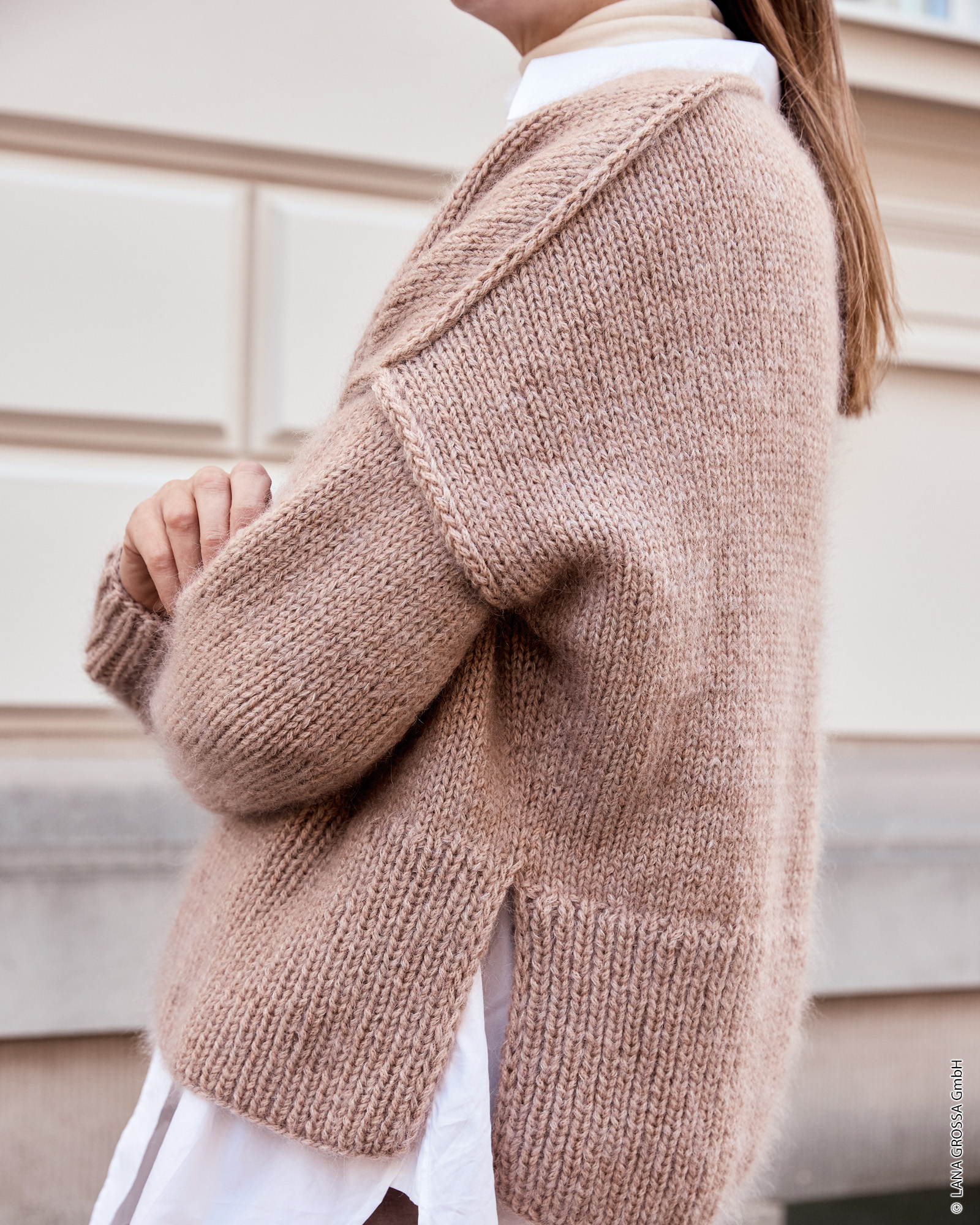 Strickset Pullover Mit Betonten Nähten Aus Alta Moda Alpaca Und Silkhair Von Lana Grossa 3 Strickset Pullover Mit Betonten Nähten Aus Alta Moda Alpaca Und Silkhair Von Lana Grossa – Bild 3