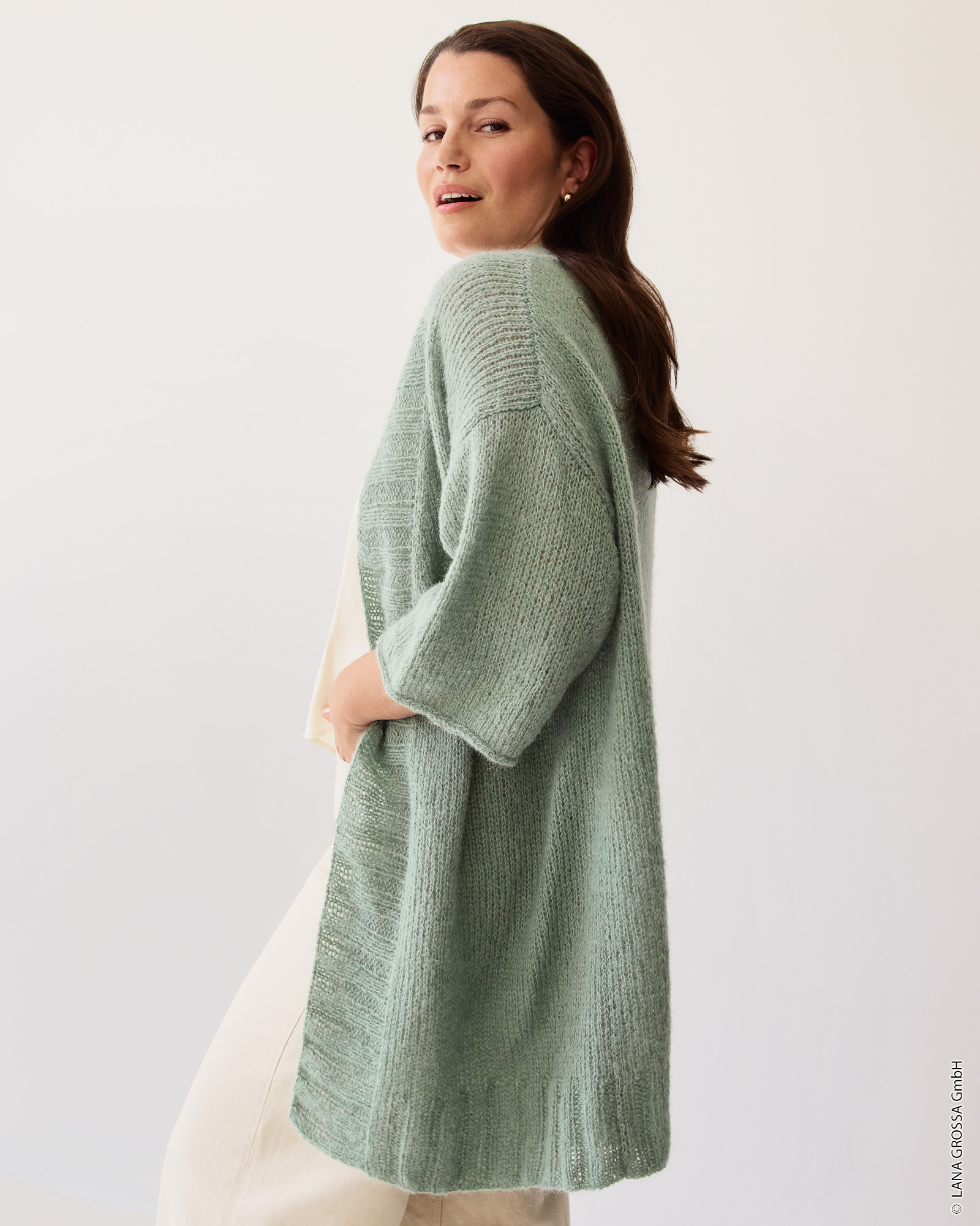 Strickset Cardigan Mit Kurzen Ärmeln Aus Setasuri Von Lana Grossa 1 Strickset Cardigan Mit Kurzen Ärmeln Aus Setasuri Von Lana Grossa