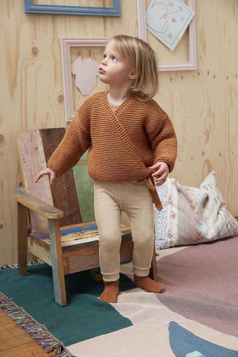 Strickset Wickeljacke Aus Merino 200 Bebe Von Lang Yarns 3 Strickset Wickeljacke Aus Merino 200 Bebe Von Lang Yarns – Bild 3