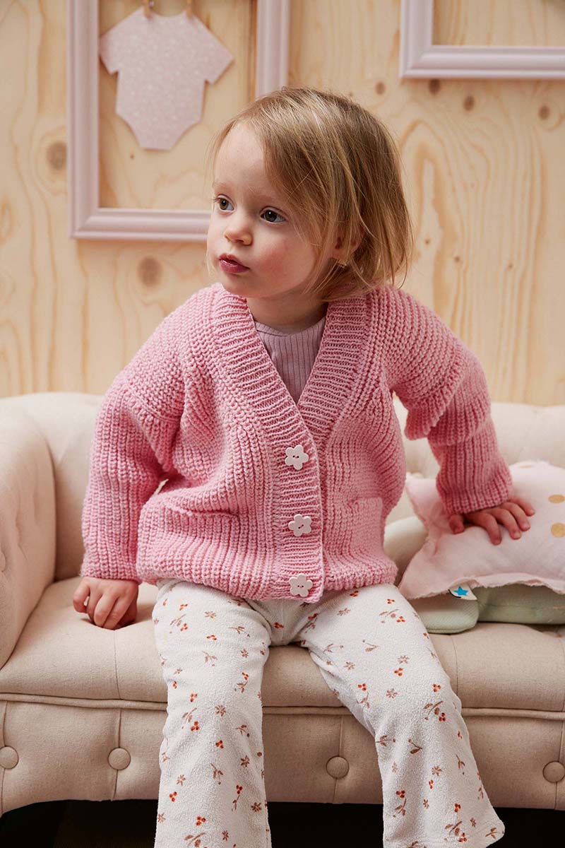 Strickset Cardigan Aus Merino 200 Bebe Von Lang Yarns 2 Strickset Cardigan Aus Merino 200 Bebe Von Lang Yarns – Bild 2