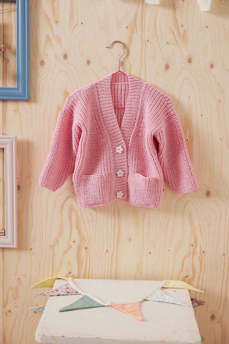 Strickset Cardigan Aus Merino 200 Bebe Von Lang Yarns 1 Strickset Cardigan Aus Merino 200 Bebe Von Lang Yarns