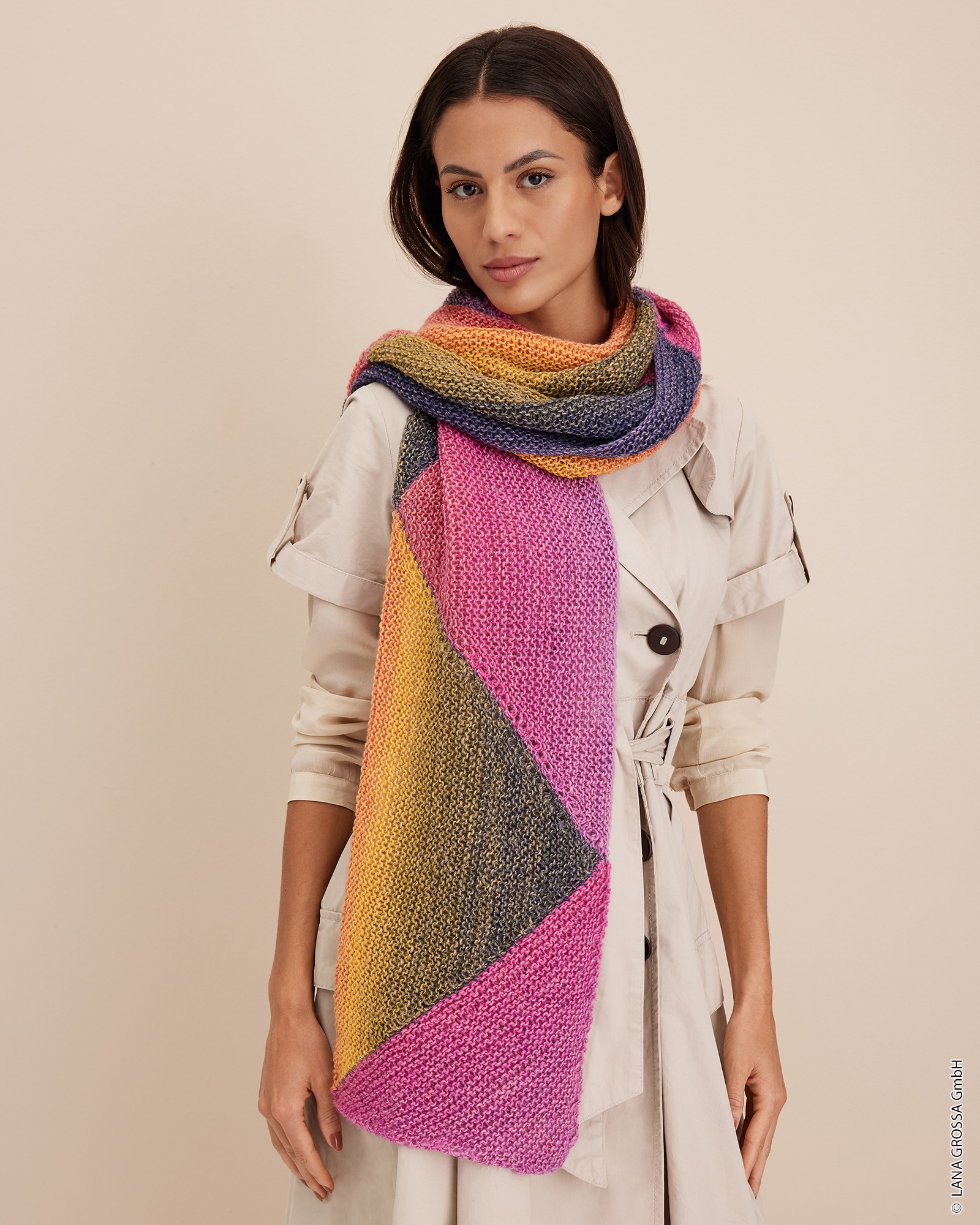Strickset Diagonal-Gestrickter-Dreiecksschal Aus Gomitolo Versione Von Lana Grossa 1 Strickset Diagonal-Gestrickter-Dreiecksschal Aus Gomitolo Versione Von Lana Grossa
