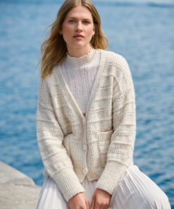 Strickset Cardigan Mit Lochmusterstreifen aus Natural Alpaca Pelo von Lana Grossa