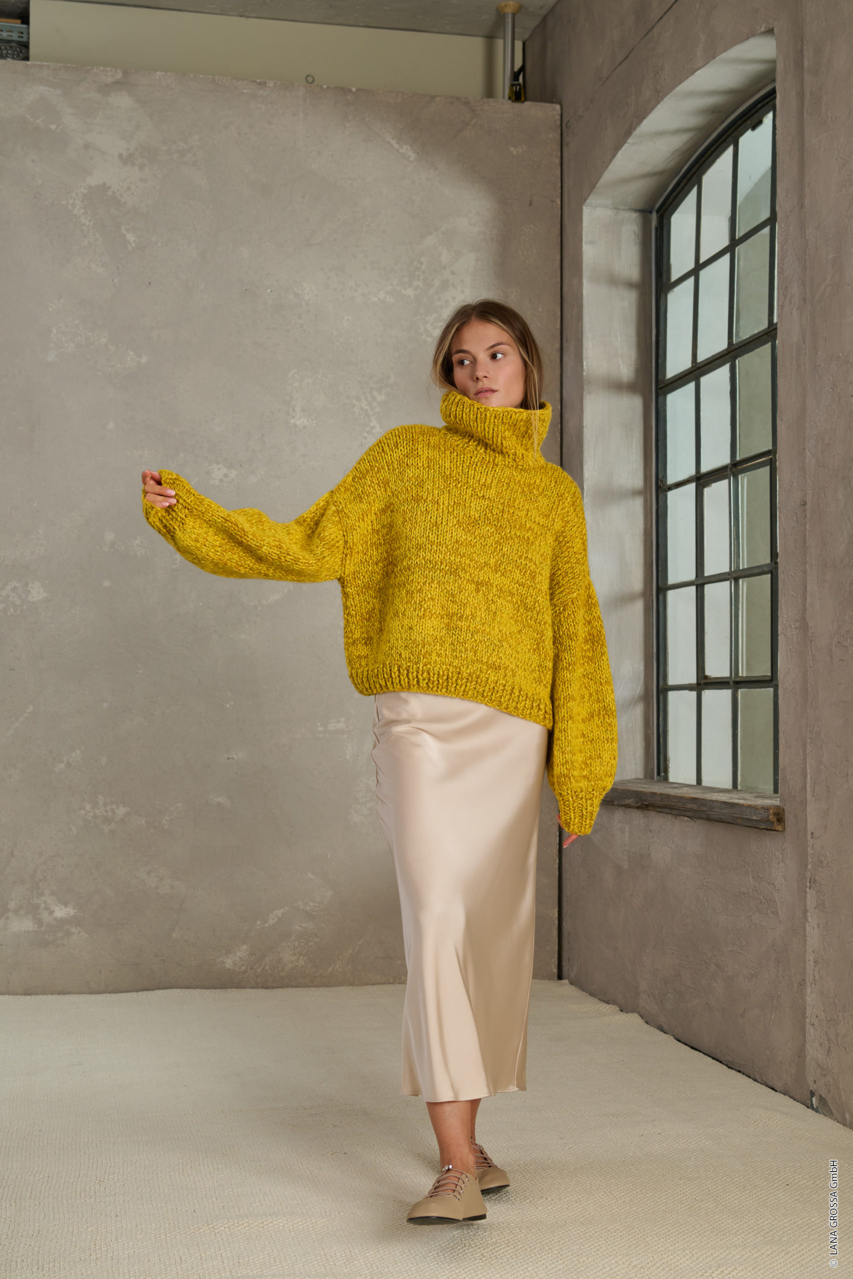 Strickset Pullover Mit Kelchkragen Aus Cool Merino, Superkid Seta Und Alta Moda Alpaca Von Lana Grossa 1 Strickset Pullover Mit Kelchkragen Aus Cool Merino, Superkid Seta Und Alta Moda Alpaca Von Lana Grossa