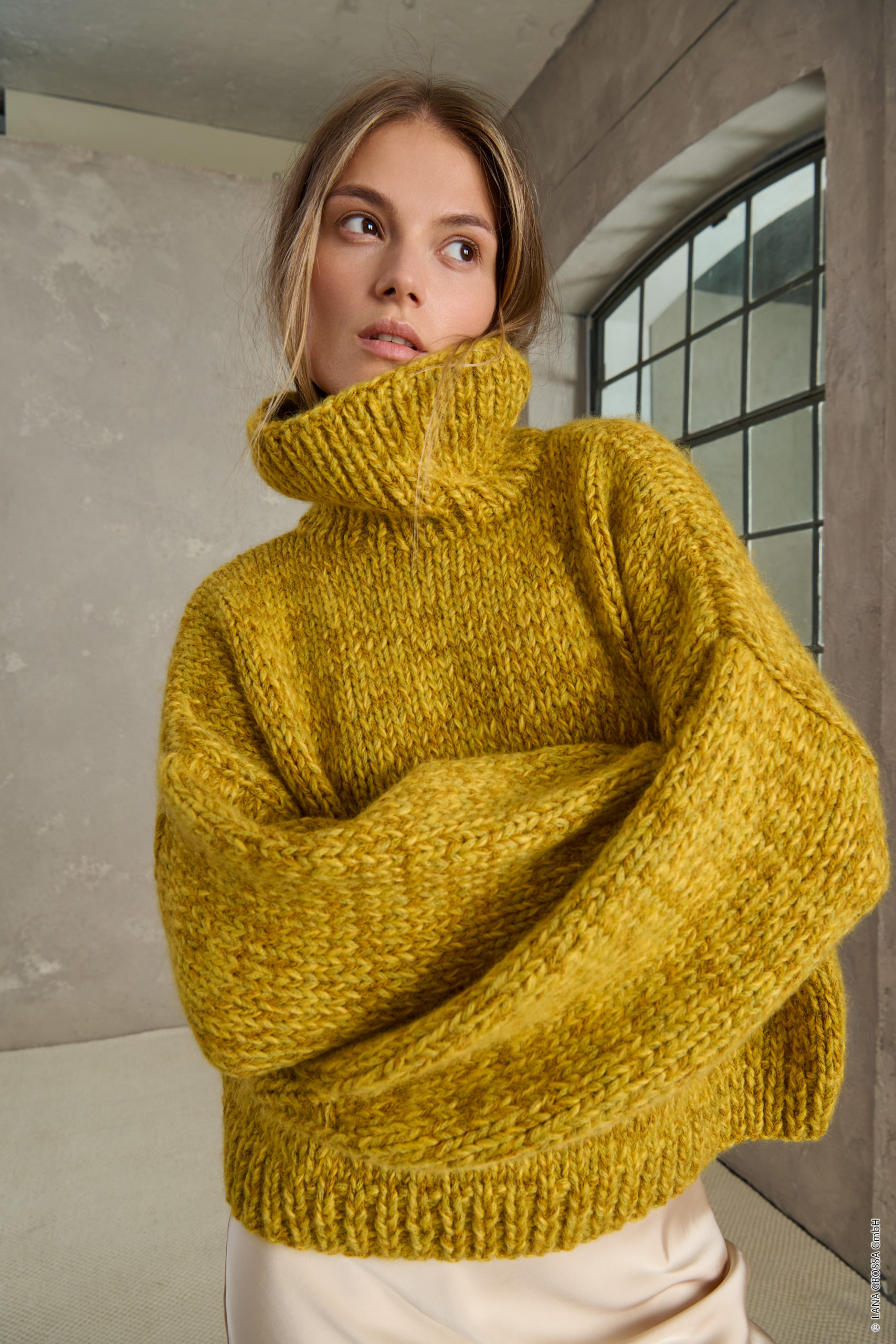 Strickset Pullover Mit Kelchkragen Aus Cool Merino, Superkid Seta Und Alta Moda Alpaca Von Lana Grossa 3 Strickset Pullover Mit Kelchkragen Aus Cool Merino, Superkid Seta Und Alta Moda Alpaca Von Lana Grossa – Bild 3