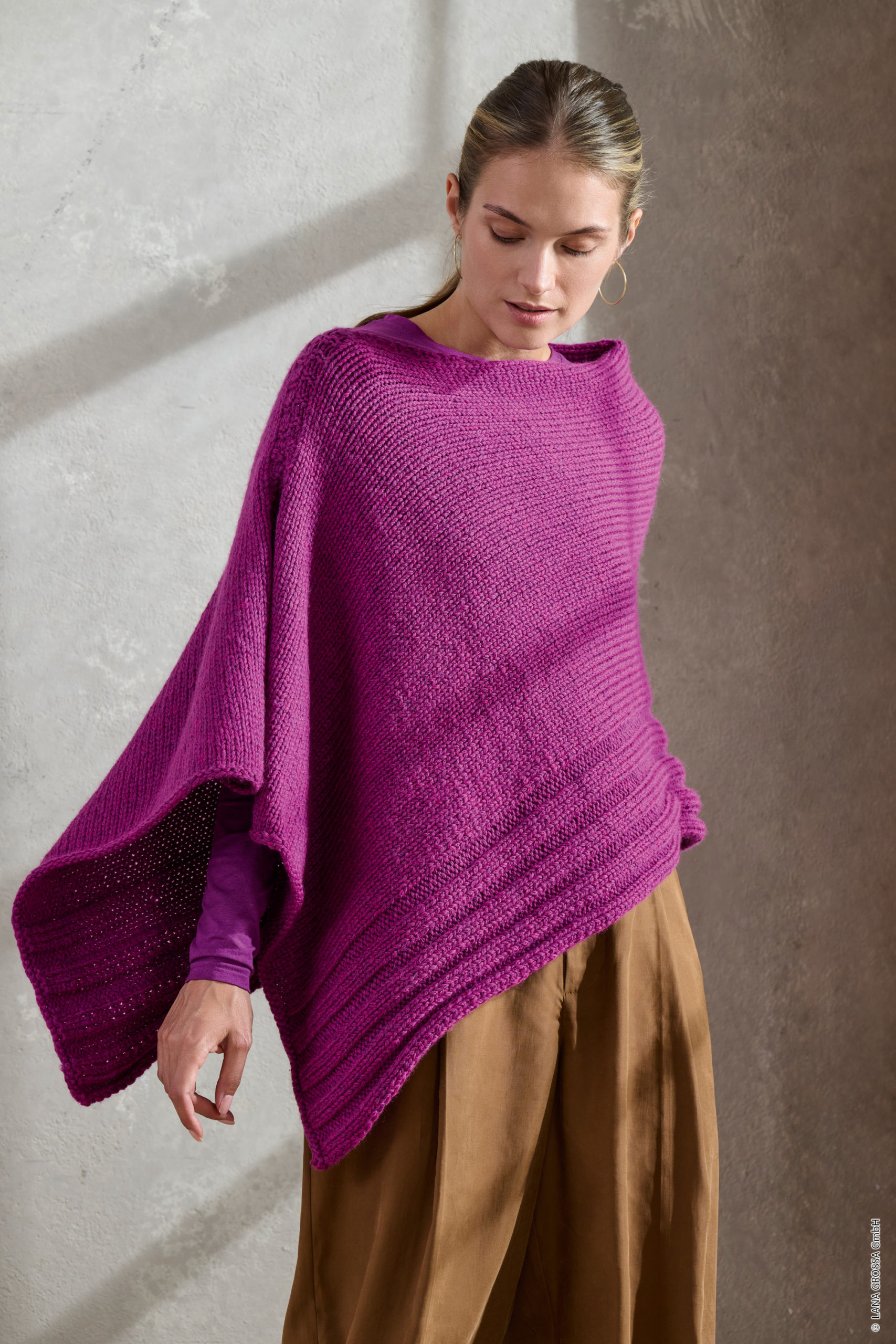 Strickset Poncho Mit Rippenmuster Aus Cool Merino Big Von Lana Grossa 1 Strickset Poncho Mit Rippenmuster Aus Cool Merino Big Von Lana Grossa