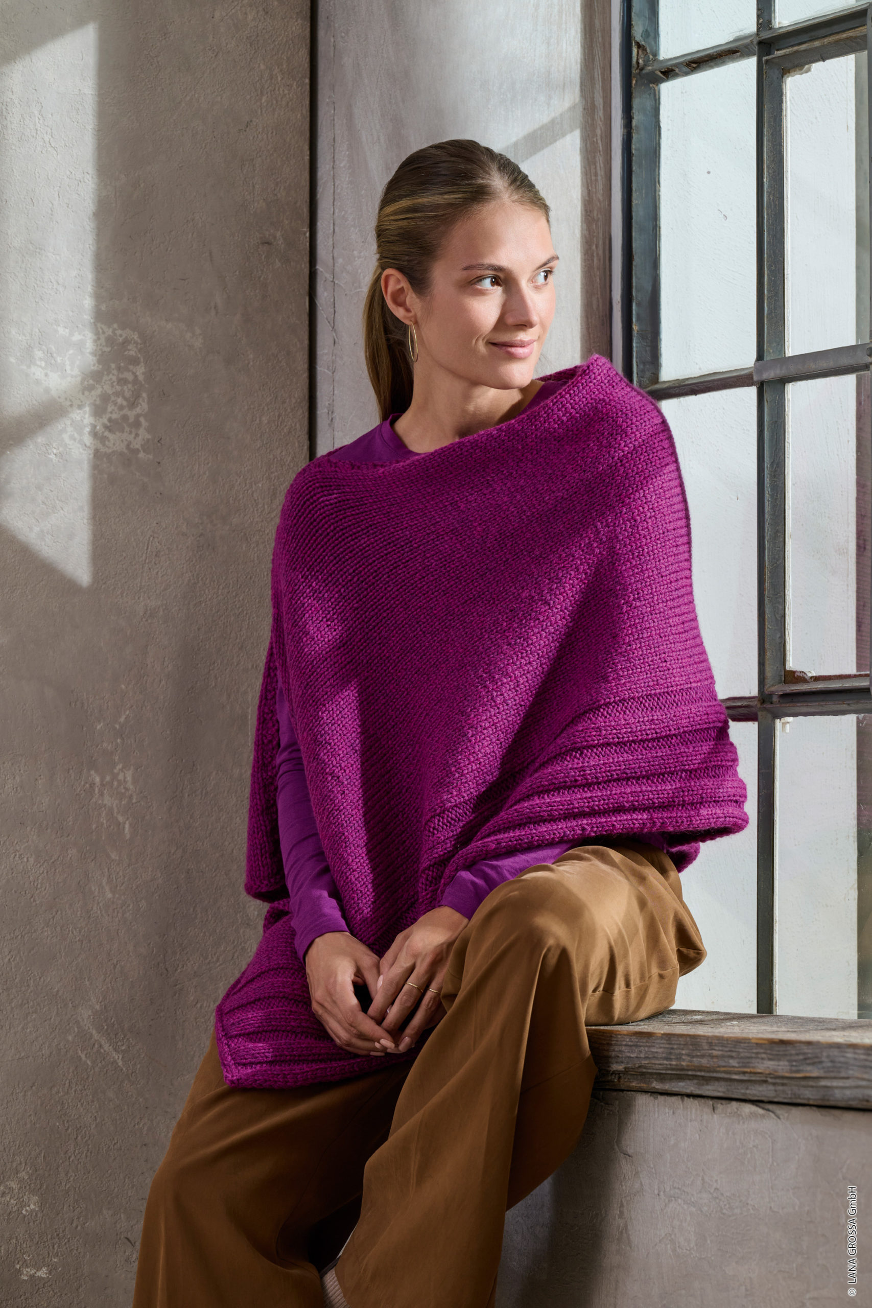Strickset Poncho Mit Rippenmuster Aus Cool Merino Big Von Lana Grossa 2 Strickset Poncho Mit Rippenmuster Aus Cool Merino Big Von Lana Grossa – Bild 2