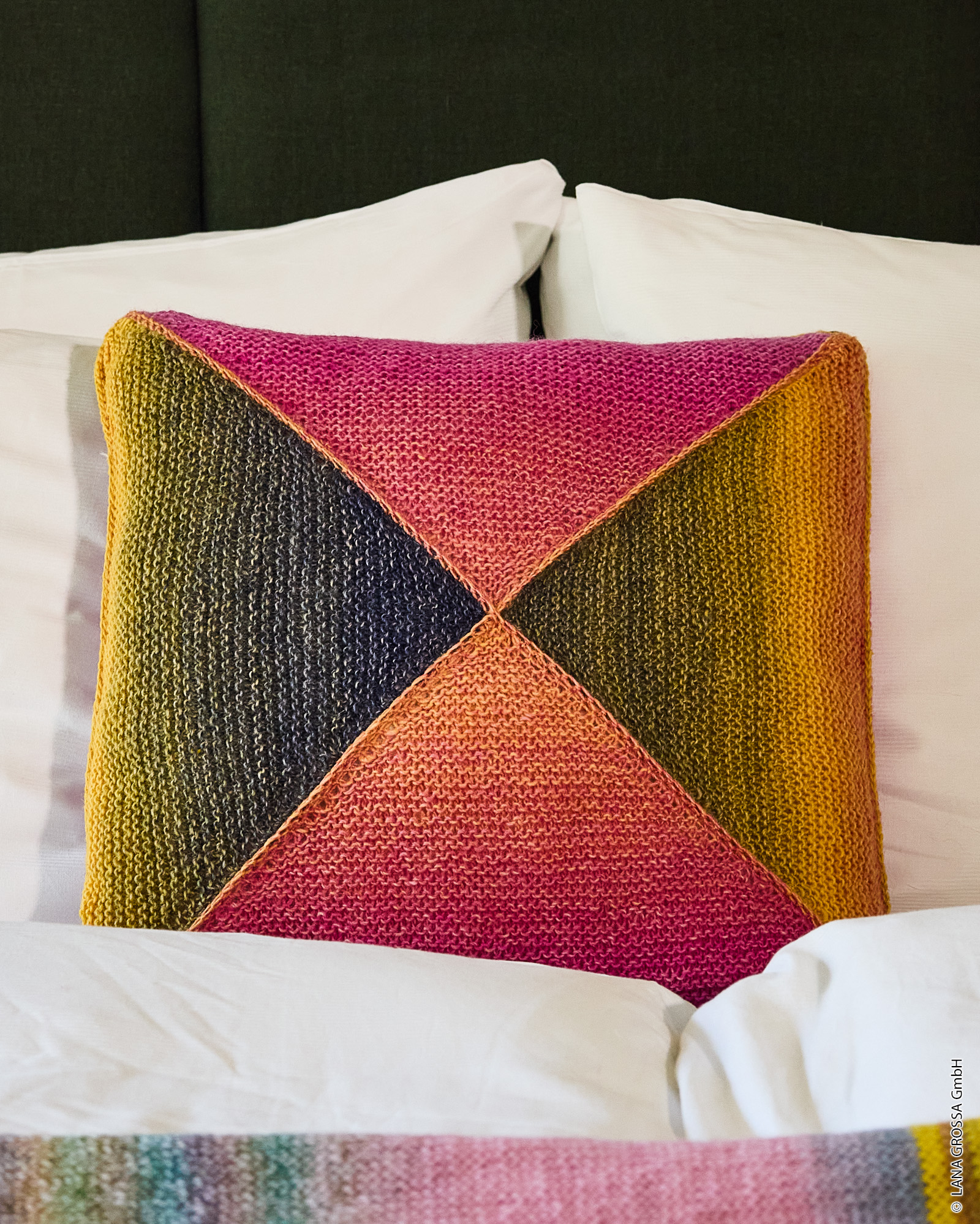 Strickset Kissenhülle Aus Dreiecken Kraus Rechts Aus Gomitolo Versione Von Lana Grossa 1 Strickset Kissenhülle Aus Dreiecken Kraus Rechts Aus Gomitolo Versione Von Lana Grossa