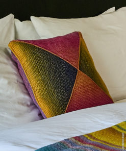 Strickset Kissenhülle Aus Dreiecken Kraus Rechts Aus Gomitolo Versione Von Lana Grossa 5 Strickset Kissenhülle Aus Dreiecken Kraus Rechts Aus Gomitolo Versione Von Lana Grossa – Bild 3