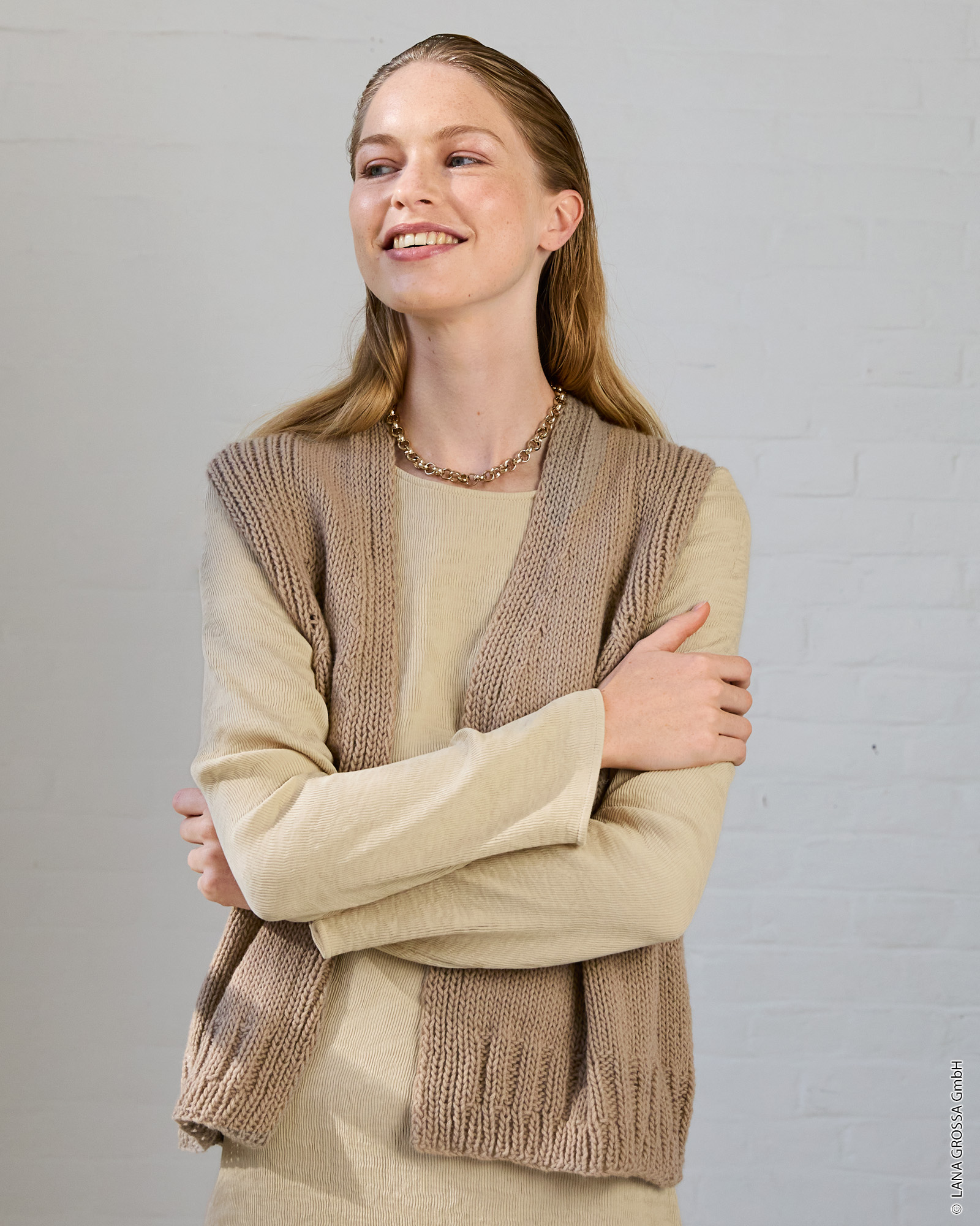 Strickset Weste Mit Betonten Blenden Aus Cashmere Kiss Von Lana Grossa 2 Strickset Weste Mit Betonten Blenden Aus Cashmere Kiss Von Lana Grossa – Bild 2