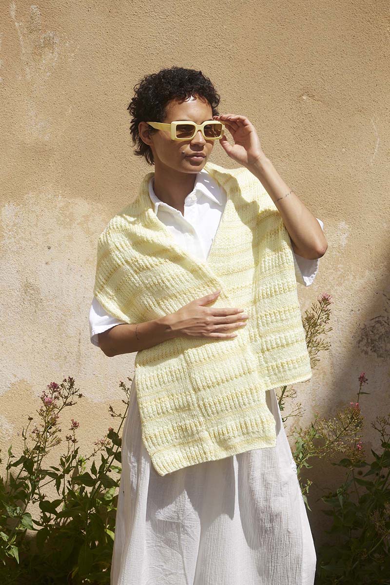 Strickset Schal Aus Glow Von Lang Yarns 2 Strickset Schal Aus Glow Von Lang Yarns – Bild 2