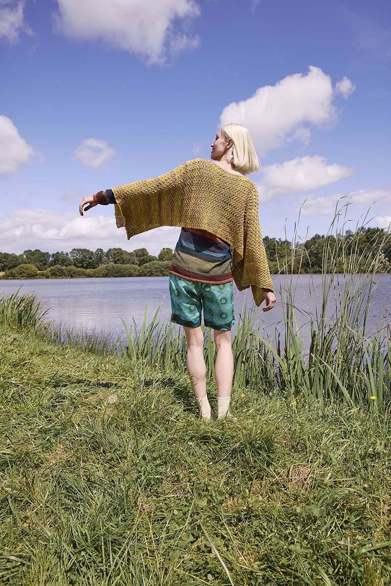 Strickset Poncho Aus Illusion Von Lang Yarns 3 Strickset Poncho Aus Illusion Von Lang Yarns – Bild 3