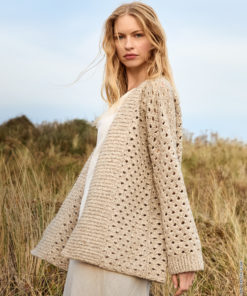 Strickset Jacke Im Versetzten Bogenlochmuster aus Bottoni von Lana Grossa