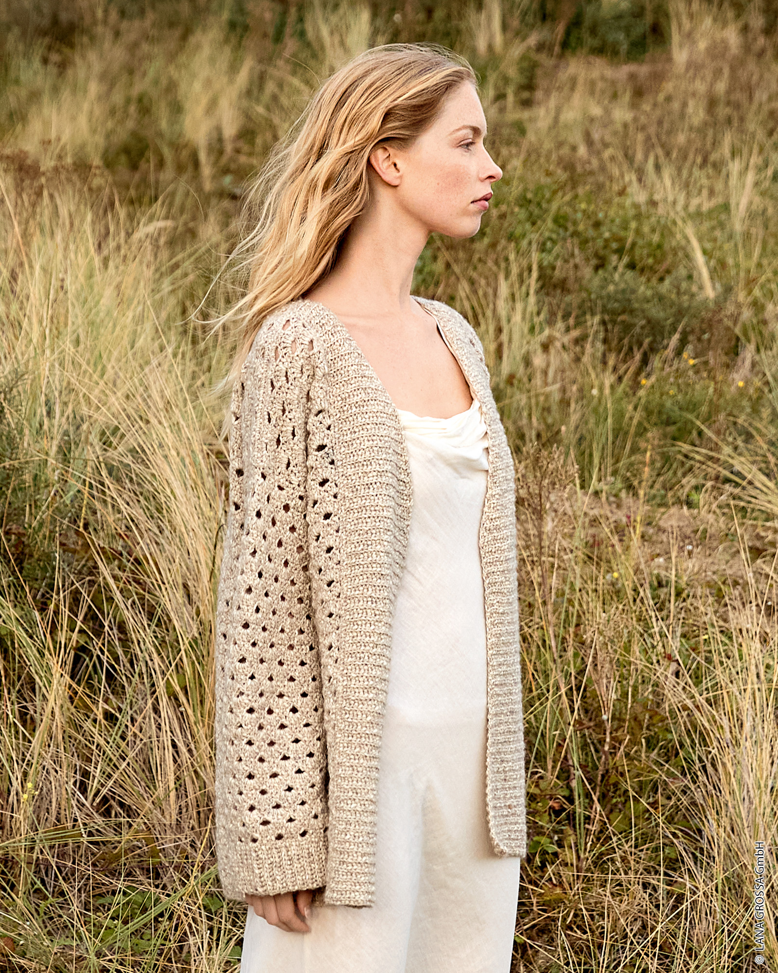 Strickset Jacke Im Versetzten Bogenlochmuster Aus Bottoni Von Lana Grossa 3 Strickset Jacke Im Versetzten Bogenlochmuster Aus Bottoni Von Lana Grossa – Bild 3