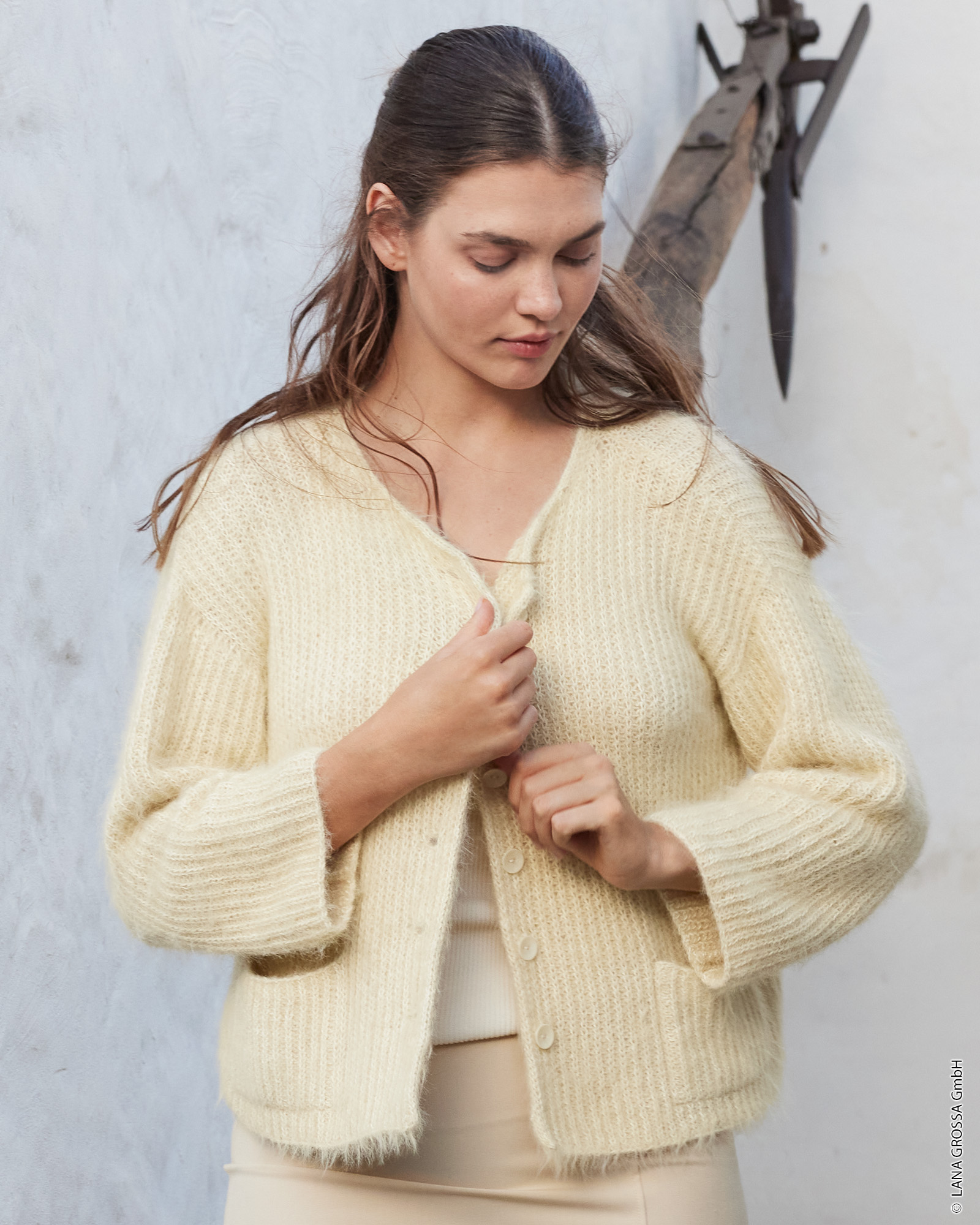 Strickset Jacke Mit Aufgesetzten Taschen Aus Finito Von Lana Grossa 1 Strickset Jacke Mit Aufgesetzten Taschen Aus Finito Von Lana Grossa