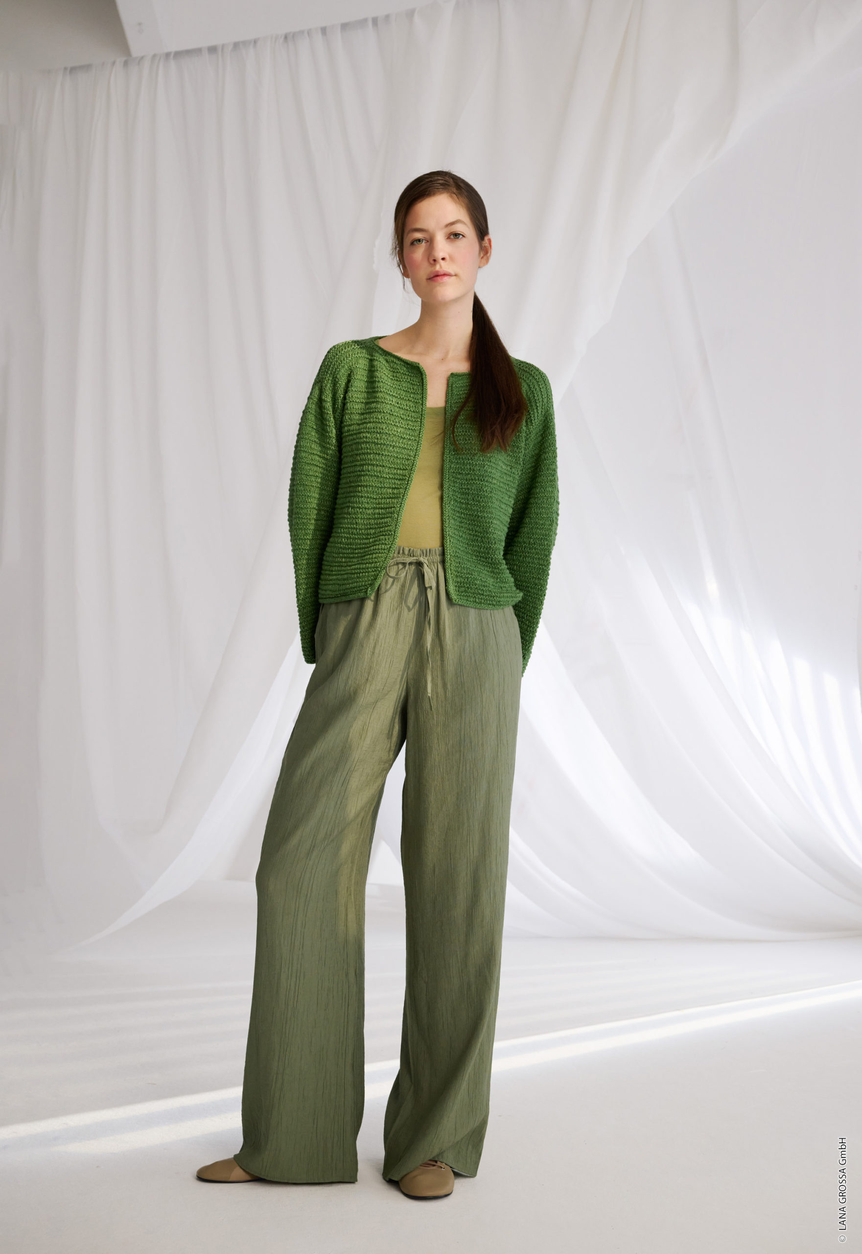 Strickset Jacke Mit Fallmaschenmuster Aus Linarte Von Lana Grossa 1 Strickset Jacke Mit Fallmaschenmuster Aus Linarte Von Lana Grossa