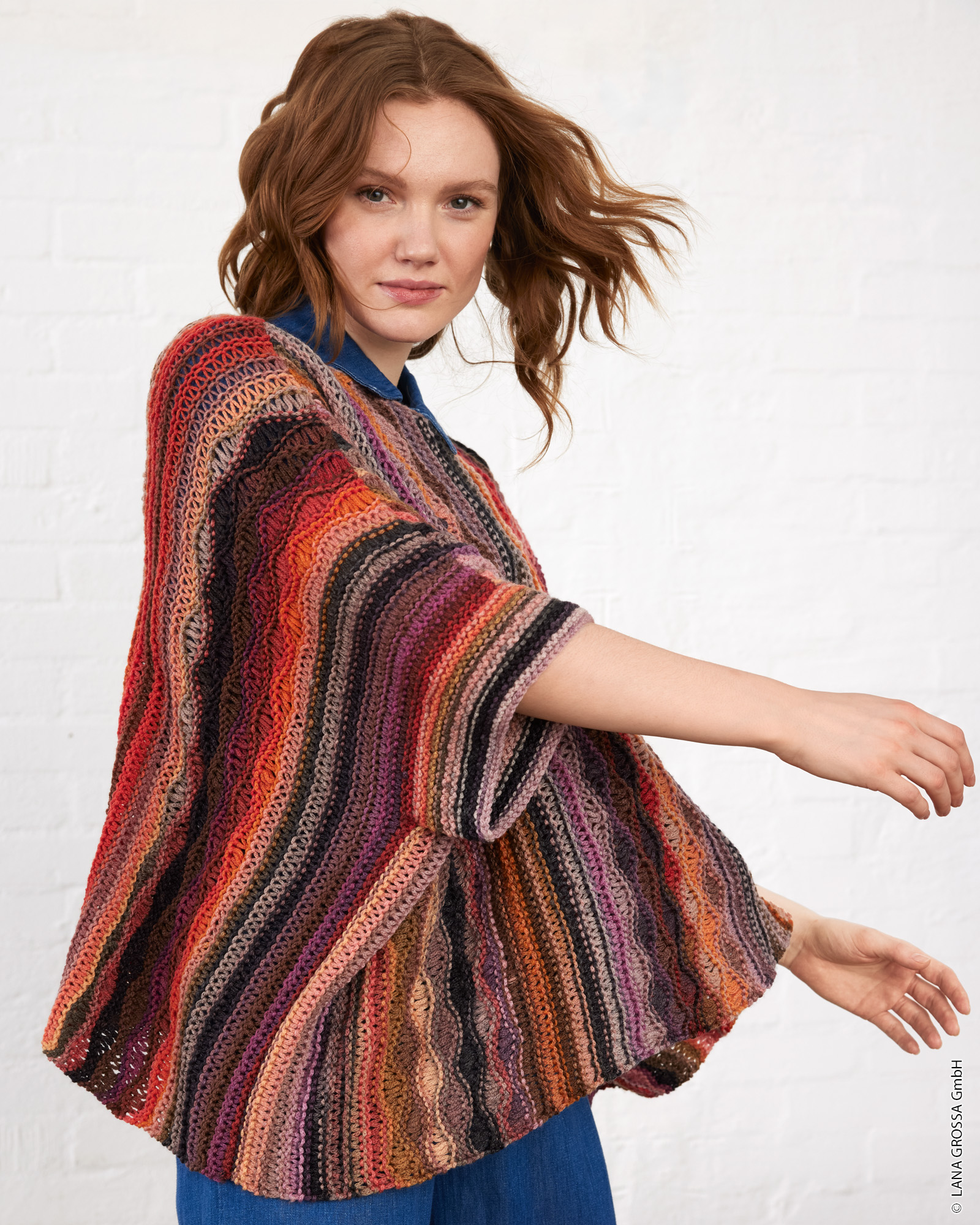 Strickset Poncho Mit Mustermix Aus Farfalla Von Lana Grossa 1 Strickset Poncho Mit Mustermix Aus Farfalla Von Lana Grossa