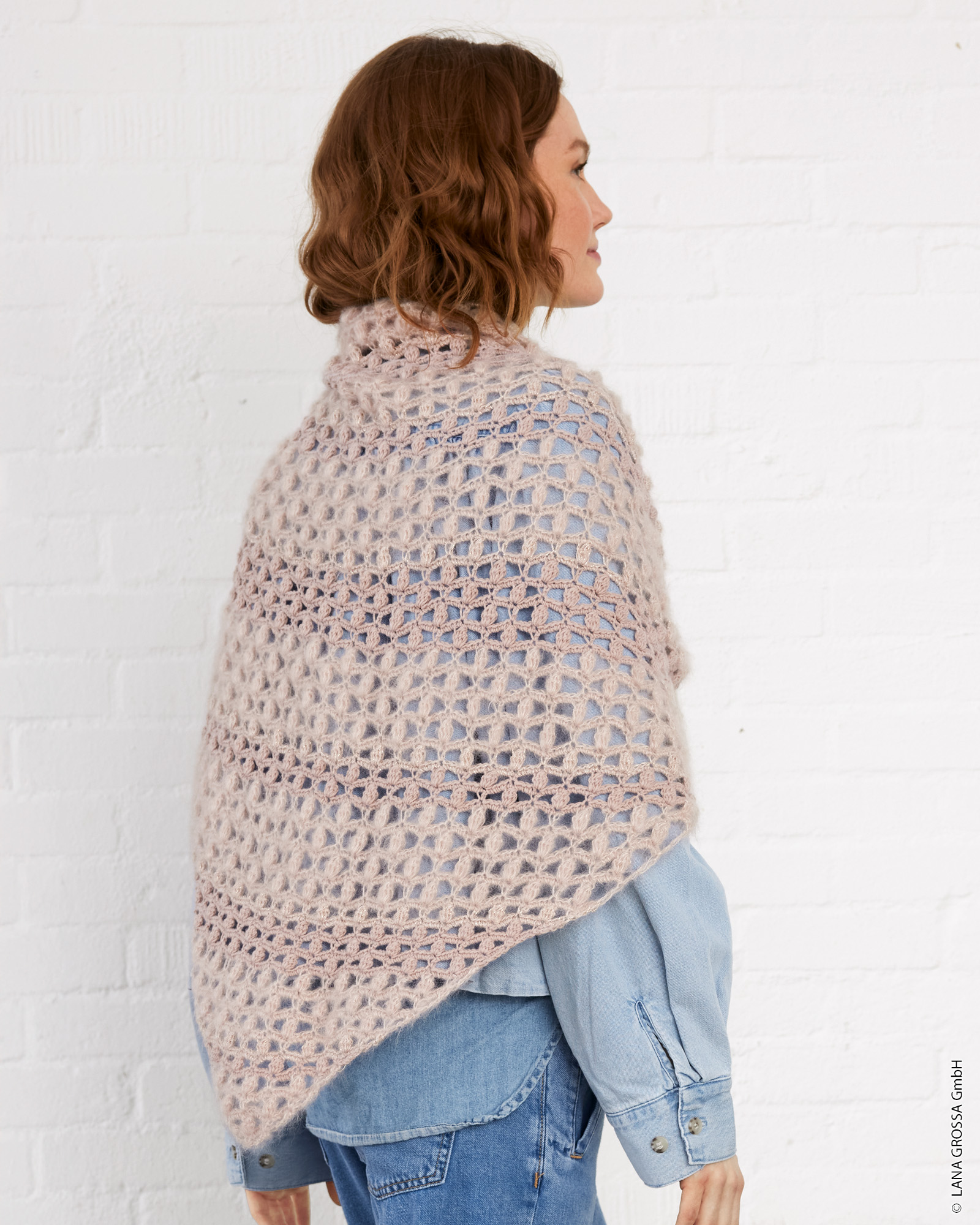 Strickset Häkeltuch Mit Noppen Aus Ecopuno, Silkhair Und Brillino Von Lana Grossa 2 Strickset Häkeltuch Mit Noppen Aus Ecopuno, Silkhair Und Brillino Von Lana Grossa – Bild 2
