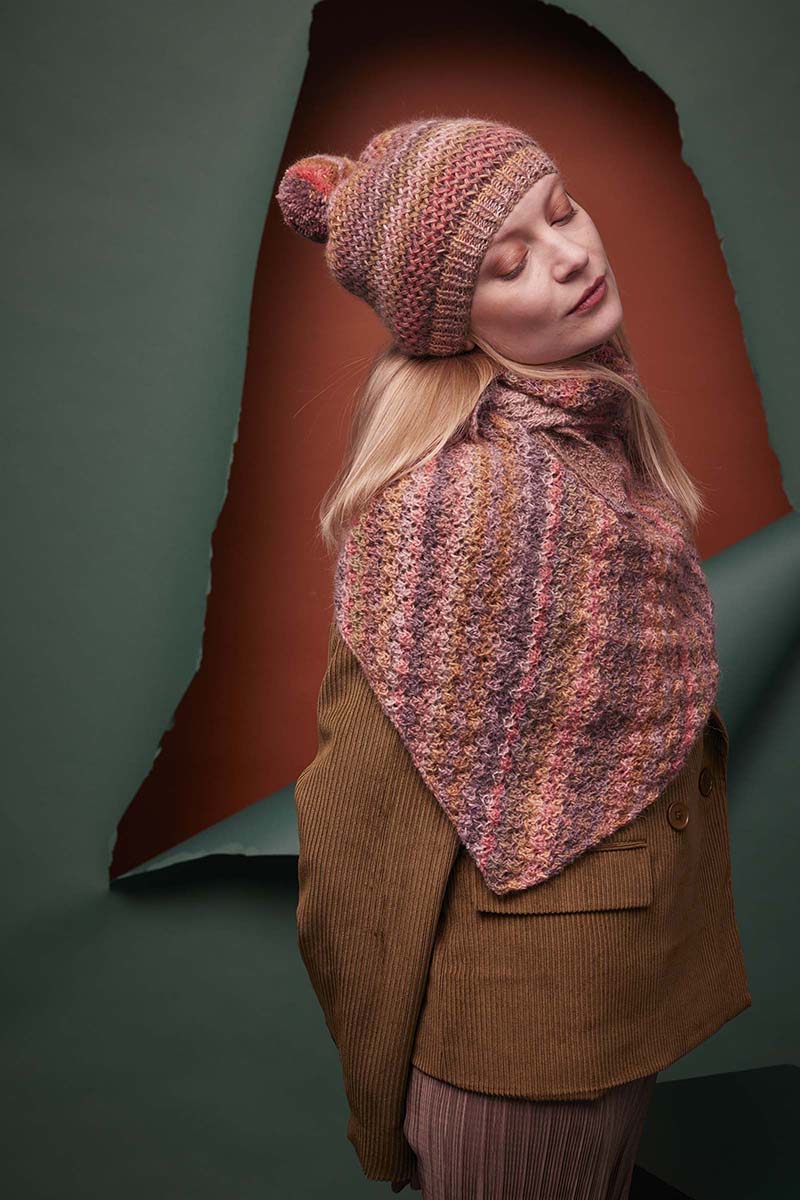 Strickset Dreiecktuch Aus Aurora Von Lang Yarns 2 Strickset Dreiecktuch Aus Aurora Von Lang Yarns – Bild 2