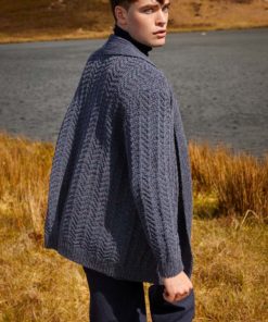 Strickset Herrenstrickjacke Aus Donegal Woolen Spun Von Lang Yarns 4 Strickset Herrenstrickjacke Aus Donegal Woolen Spun Von Lang Yarns – Bild 2