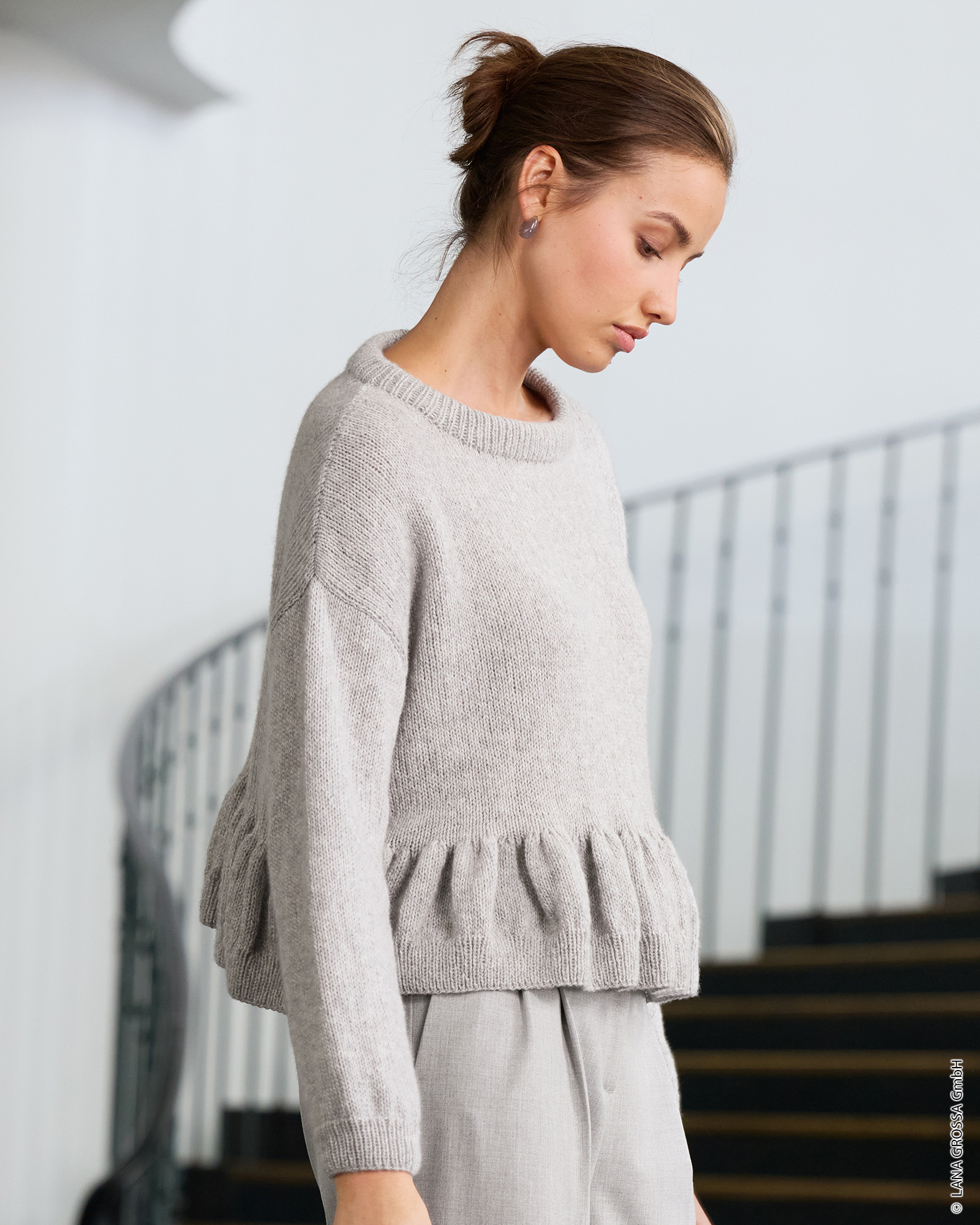 Strickset Pullover Mit Schößchen Aus Cashmere Pure Von Lana Grossa 1 Strickset Pullover Mit Schößchen Aus Cashmere Pure Von Lana Grossa