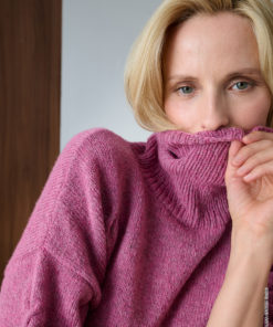 Strickset Pullover Mit Zöpfen Aus Cashmere 16 Fine Von Lana Grossa 5 Strickset Pullover Mit Zöpfen Aus Cashmere 16 Fine Von Lana Grossa – Bild 3