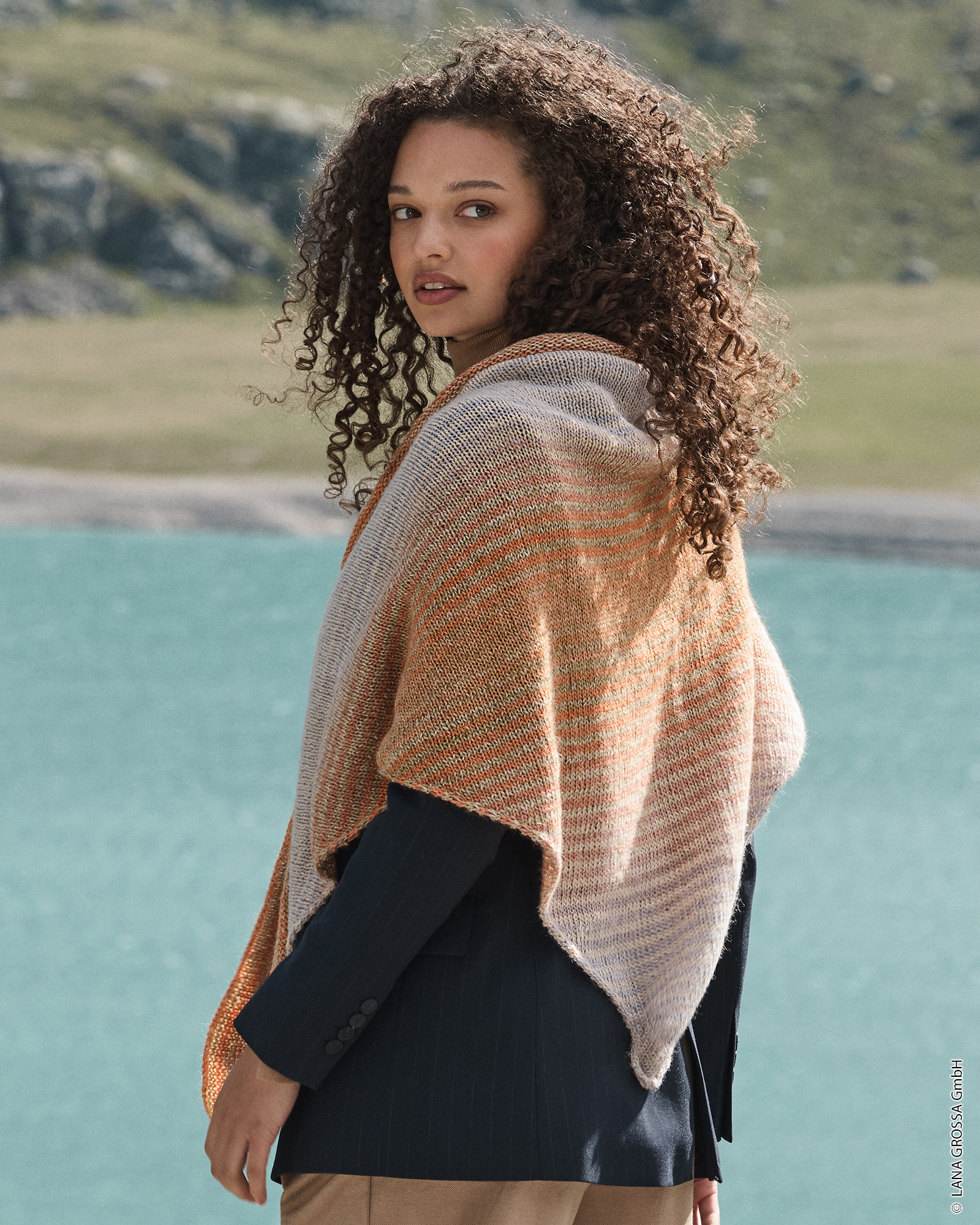 Strickset Dreieckstuch Aus Gomitolo Gala Von Lana Grossa 2 Strickset Dreieckstuch Aus Gomitolo Gala Von Lana Grossa – Bild 2