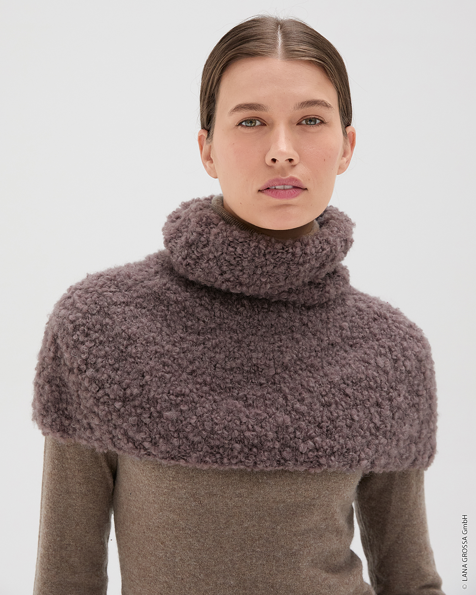 Strickset Cape Aus Orsetto Von Lana Grossa 1 Strickset Cape Aus Orsetto Von Lana Grossa