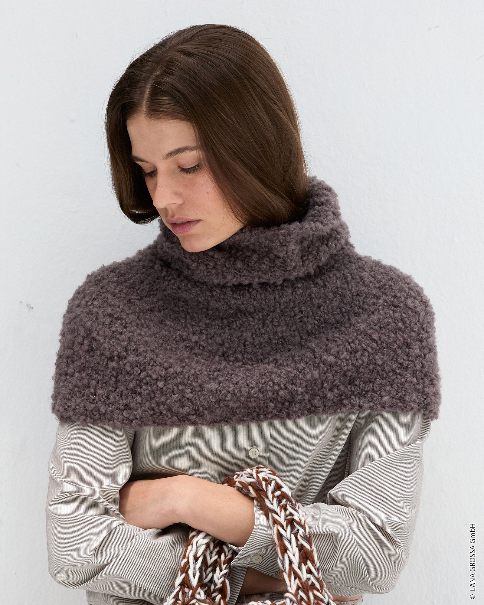 Strickset Cape Aus Orsetto Von Lana Grossa 3 Strickset Cape Aus Orsetto Von Lana Grossa – Bild 3